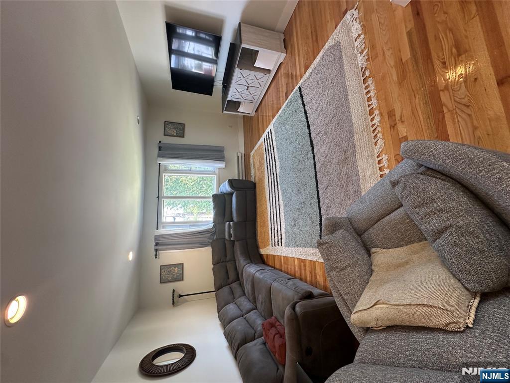 Secaucus, New Jersey, 07094, United States, 8 Bedrooms Bedrooms, ,5 BathroomsBathrooms,Residential,For Sale,1938103
