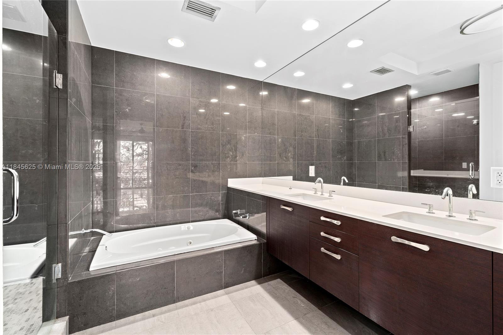 Fort Lauderdale, Florida, 33316, United States, 3 Bedrooms Bedrooms, ,4 BathroomsBathrooms,Residential,For Sale,1905983