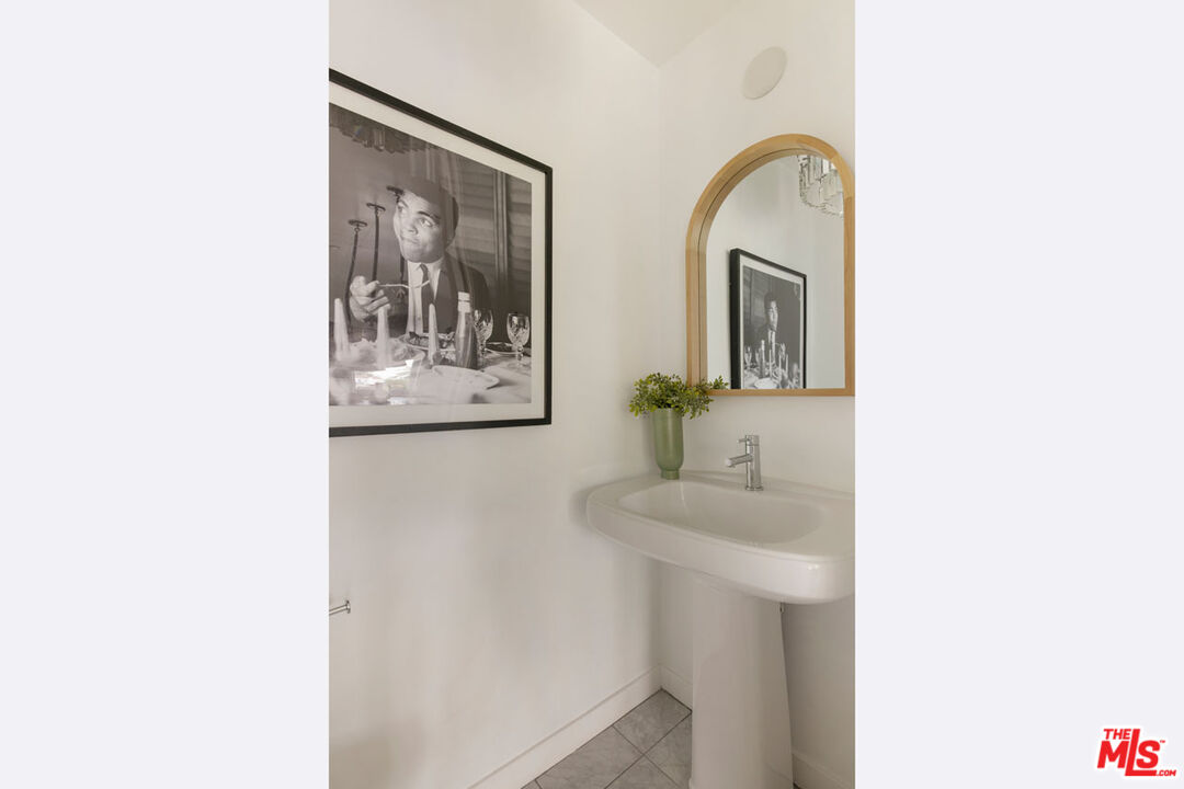 Los Angeles, California, 90026, United States, 3 Bedrooms Bedrooms, ,4 BathroomsBathrooms,Residential,For Sale,1927240