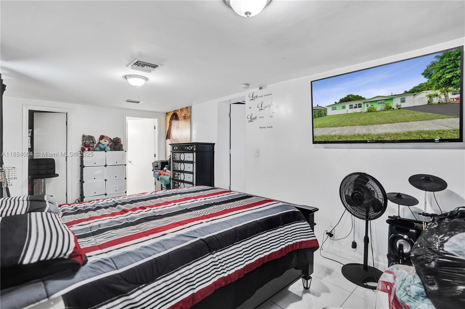 Hollywood, Florida, 33024, United States, 4 Bedrooms Bedrooms, ,3 BathroomsBathrooms,Residential,For Sale,1958932