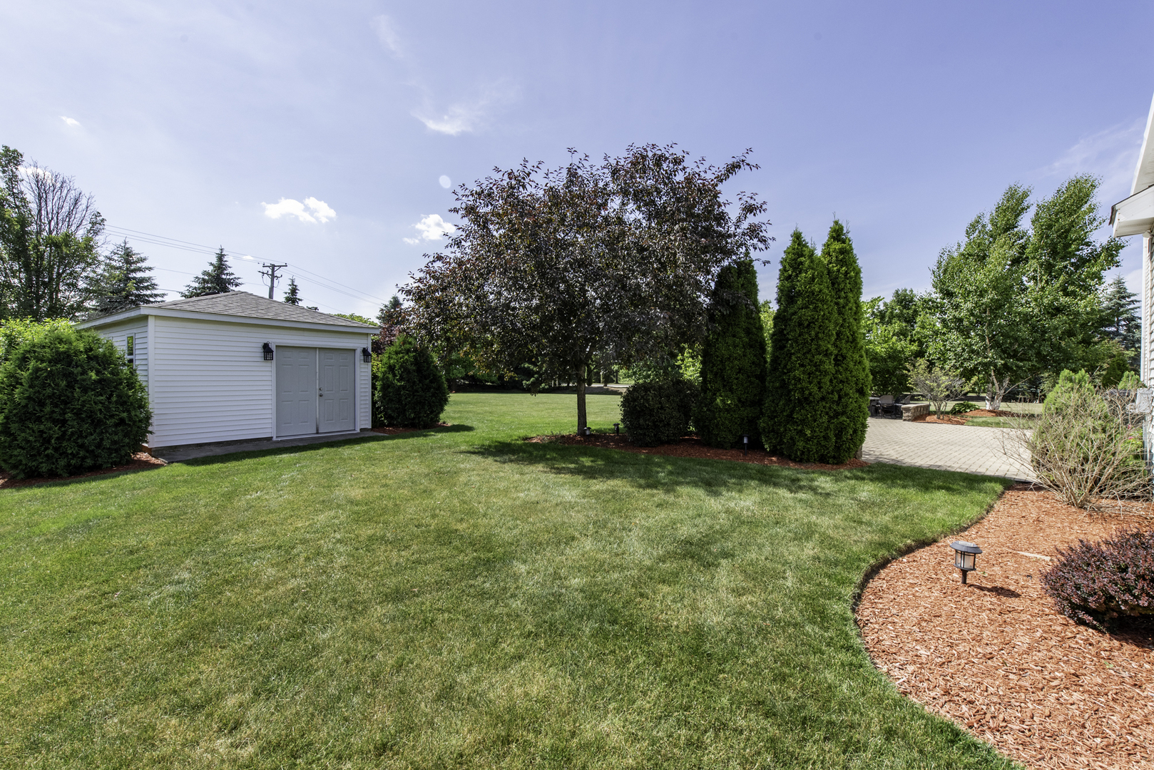 Lindenhurst, Illinois, 60046, United States, 5 Bedrooms Bedrooms, ,3 BathroomsBathrooms,Residential,For Sale,1874221