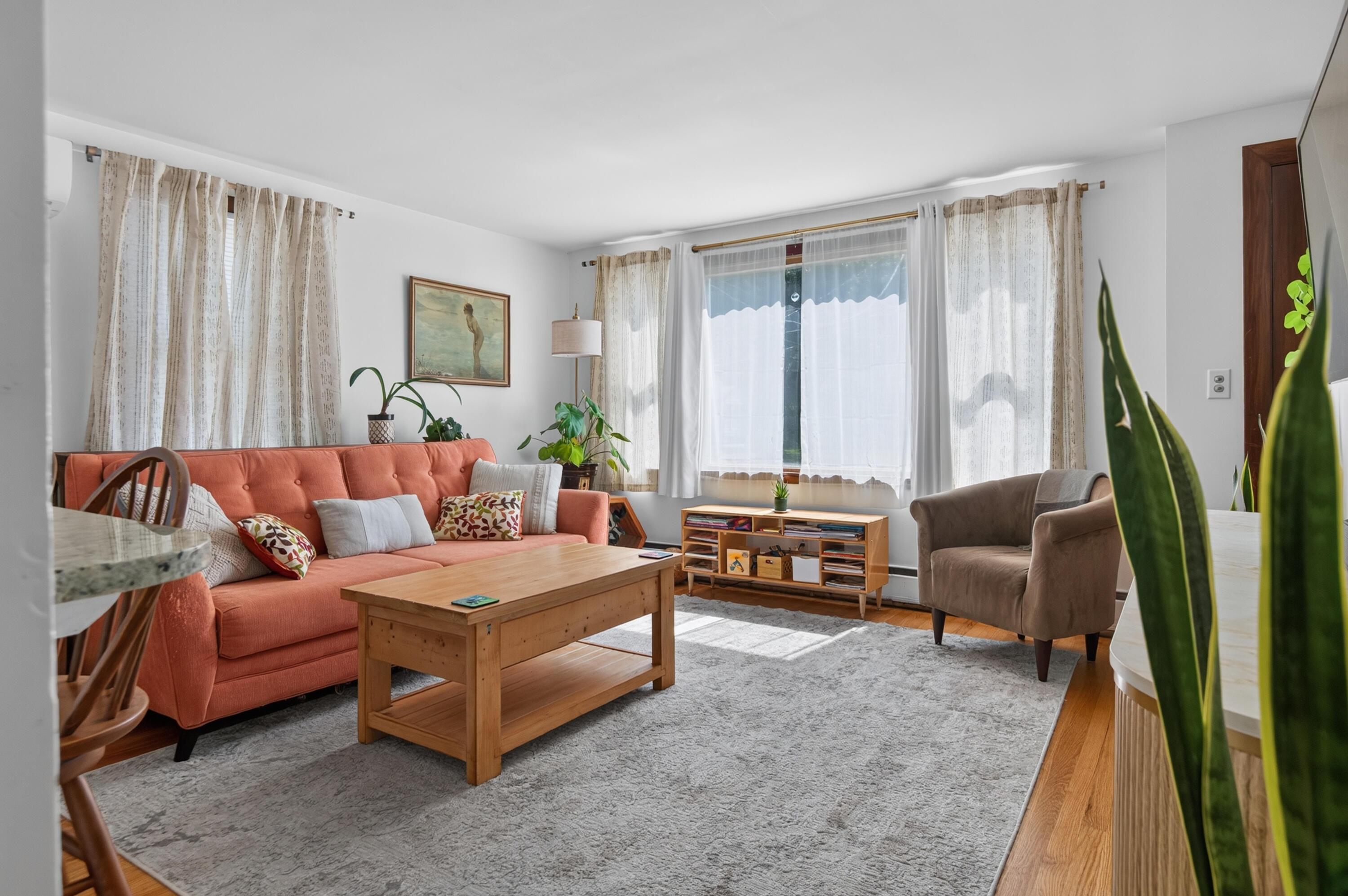  147 Rowe Avenue - 物件實景