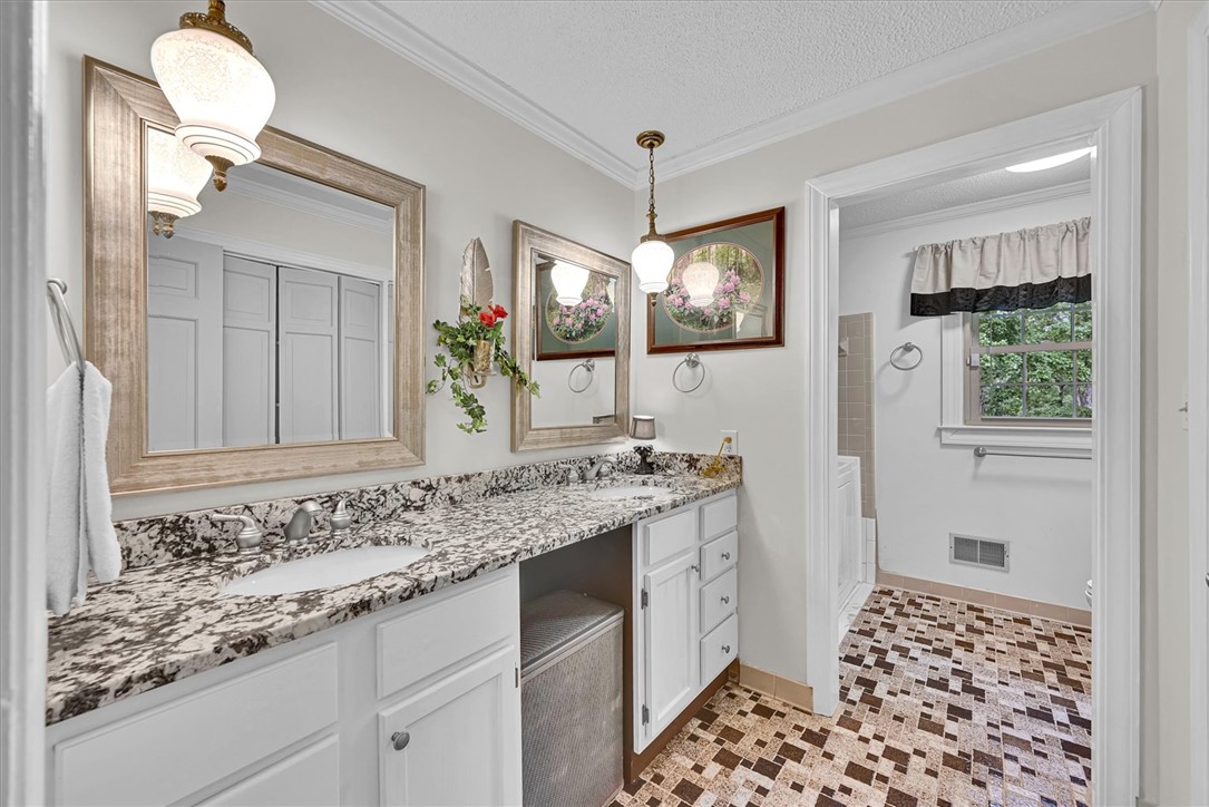 Belton, South Carolina, 29627, United States, 4 Bedrooms Bedrooms, ,4 BathroomsBathrooms,Residential,For Sale,1903609