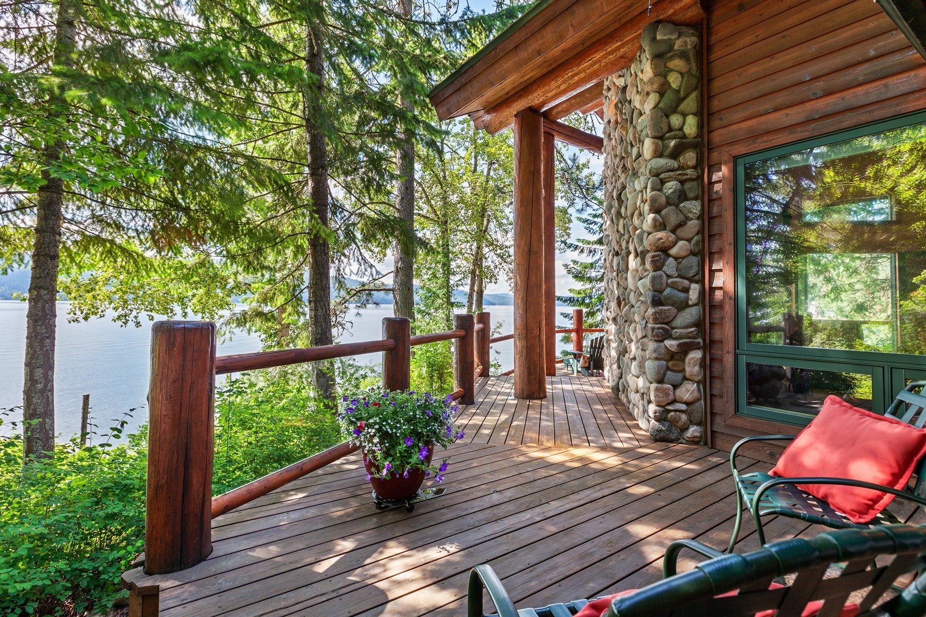  Spectacular Timber Framed Lakefront Living - 物件實景