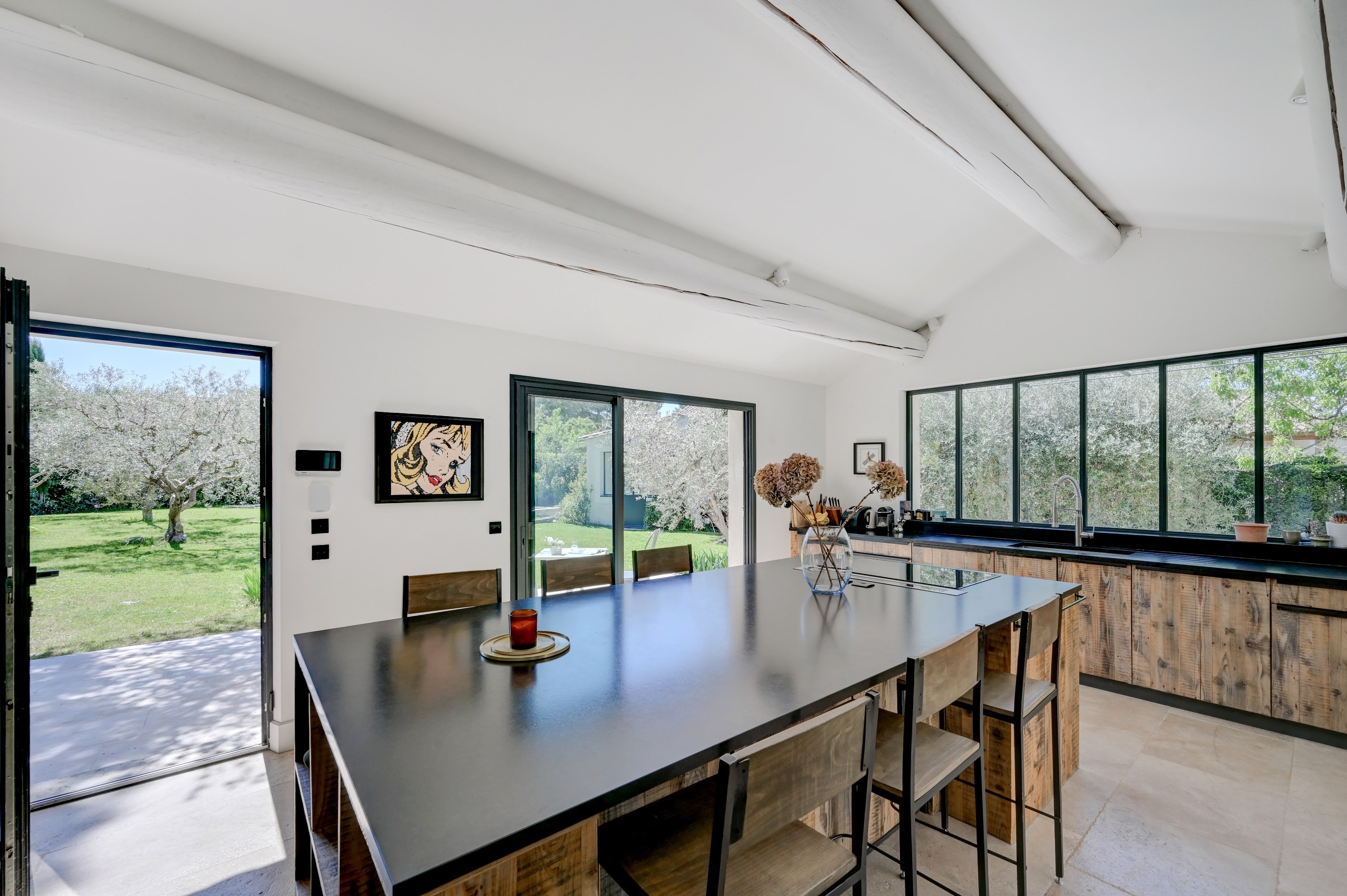  Exclusive. Rare in Eygalières, beautiful renovated house in the village center … - 物件實景