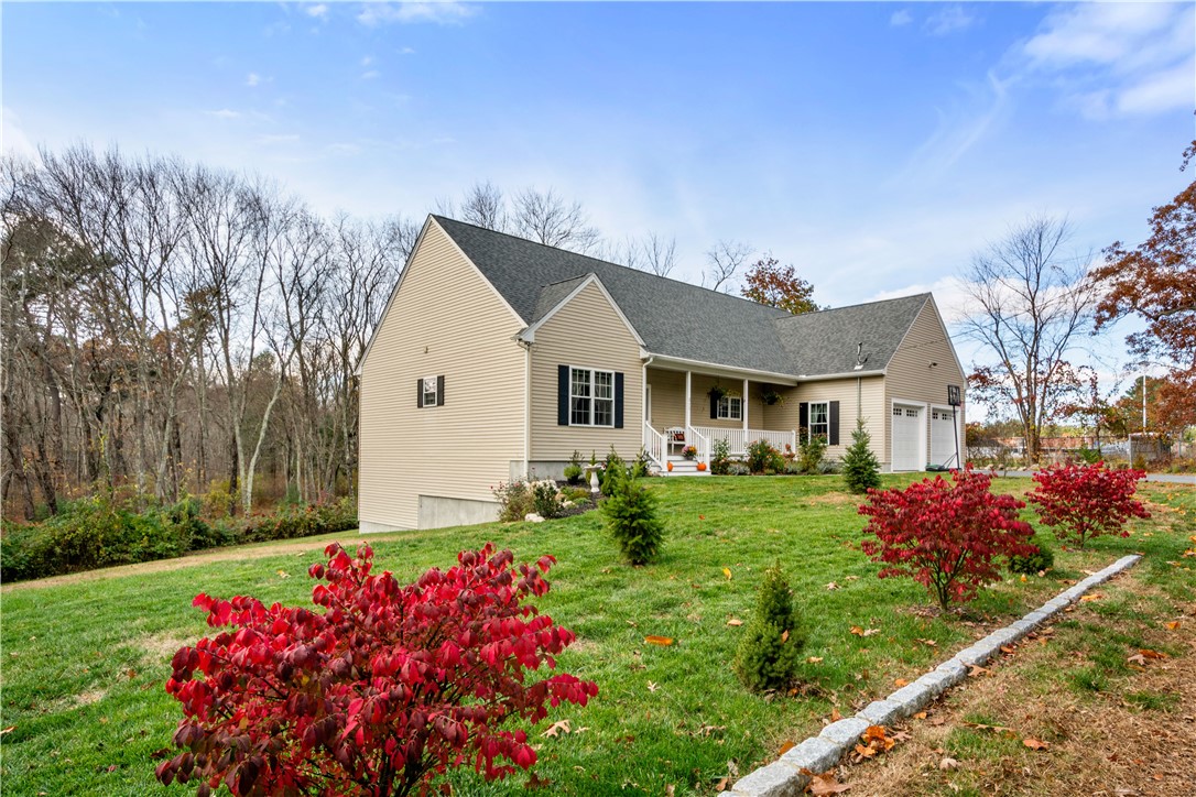 Burrillville, Rhode Island, 02858, United States, 3 Bedrooms Bedrooms, ,2 BathroomsBathrooms,Residential,For Sale,1991043