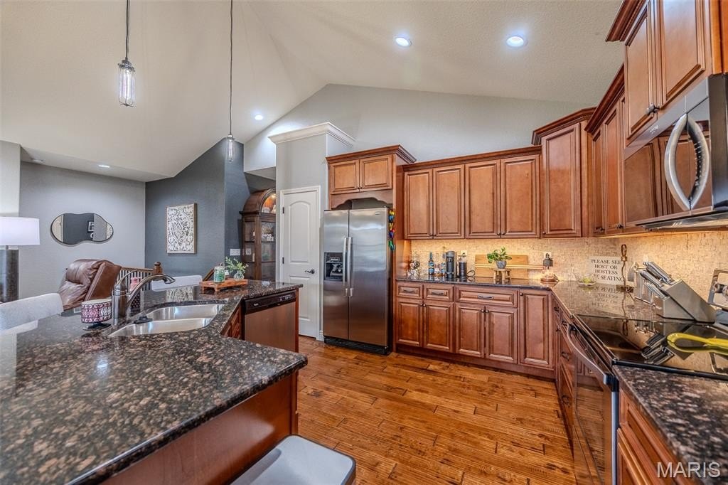 Camdenton, Missouri, 65020, United States, 3 Bedrooms Bedrooms, ,3 BathroomsBathrooms,Residential,For Sale,1989945