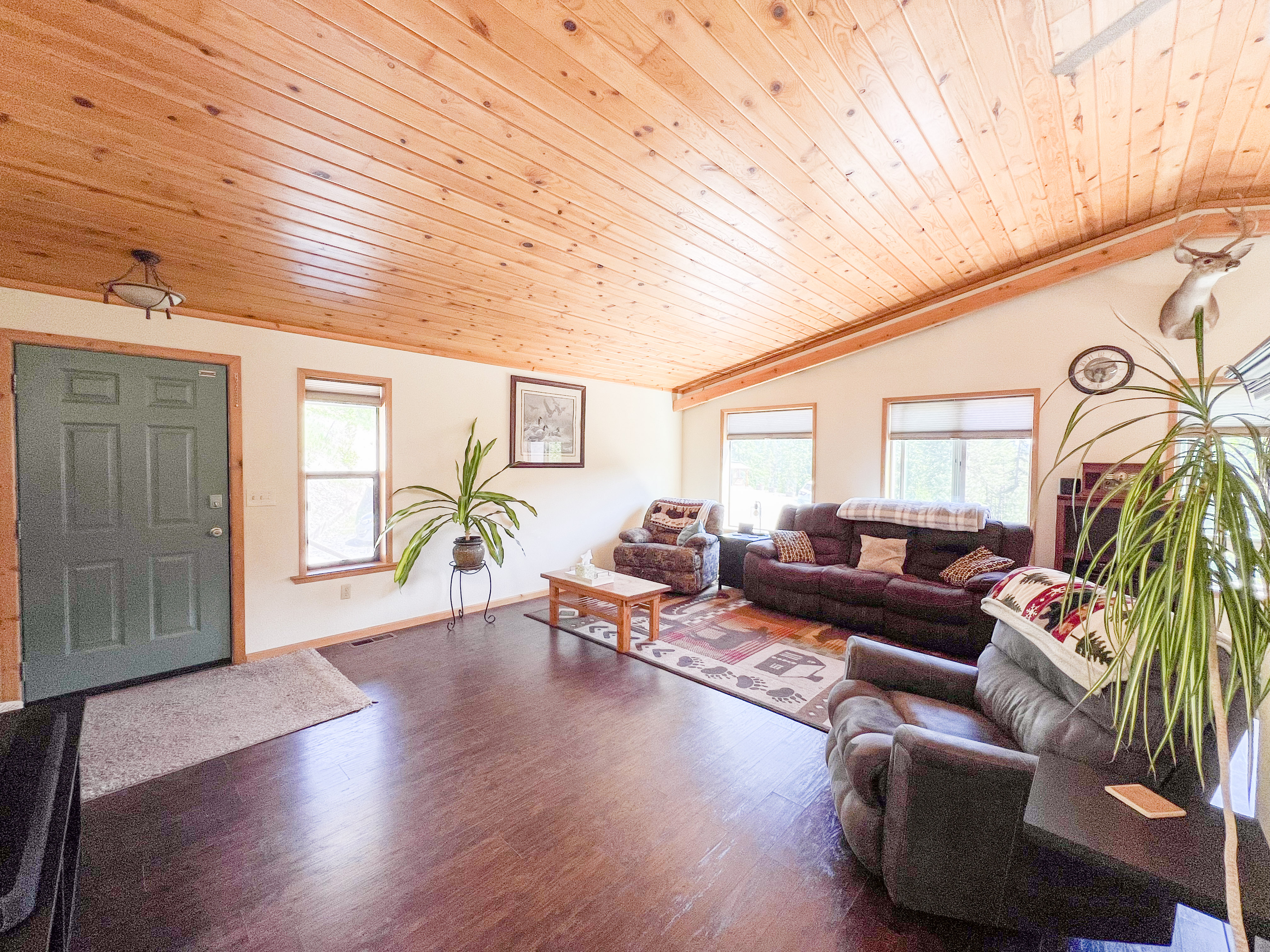 Colville, Washington, 99114, United States, 2 Bedrooms Bedrooms, ,2 BathroomsBathrooms,Residential,For Sale,1928739
