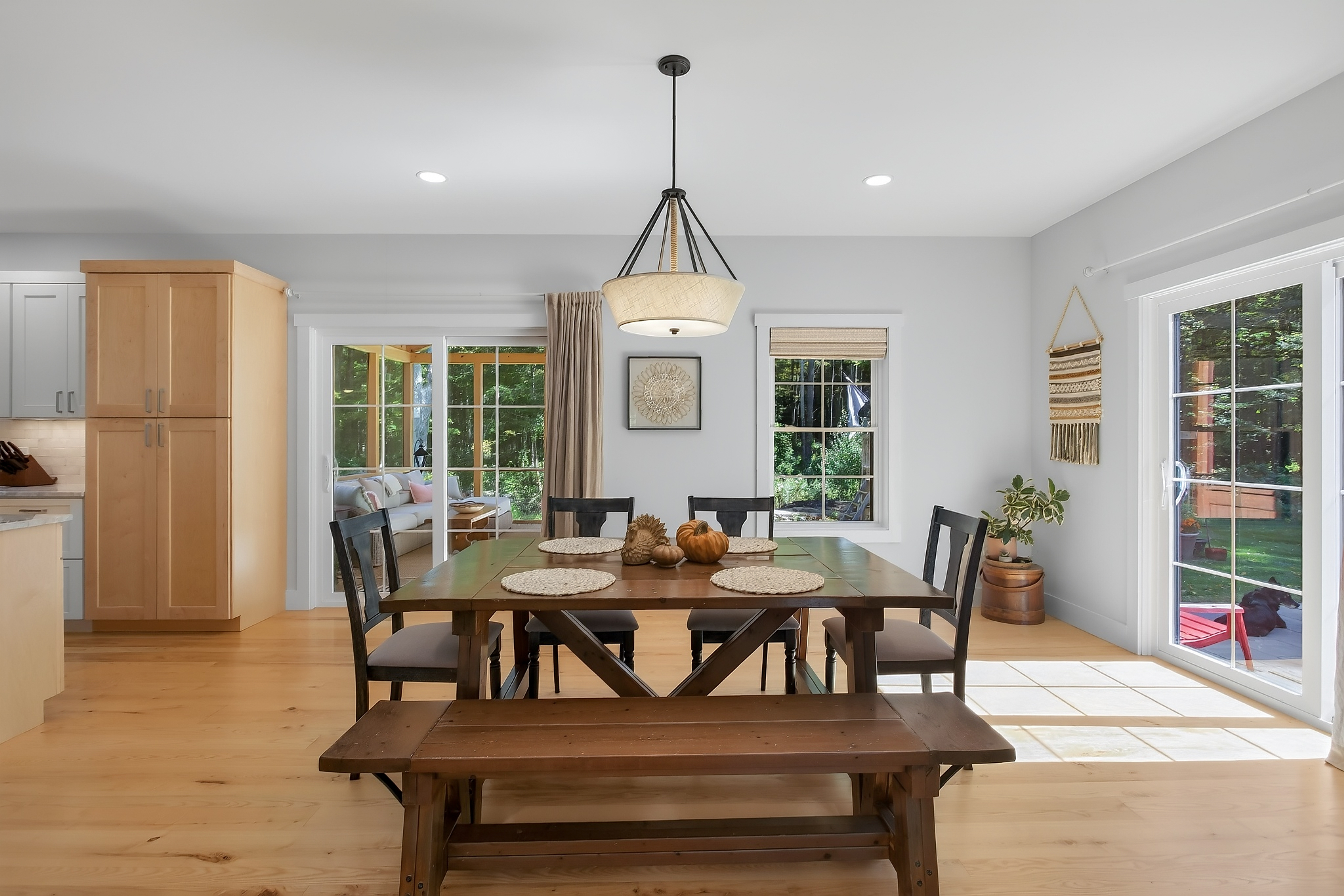  2022 Custom Craftsman: Main-Level Living, In-Law Suite, & Mountain Proximity - 物件實景