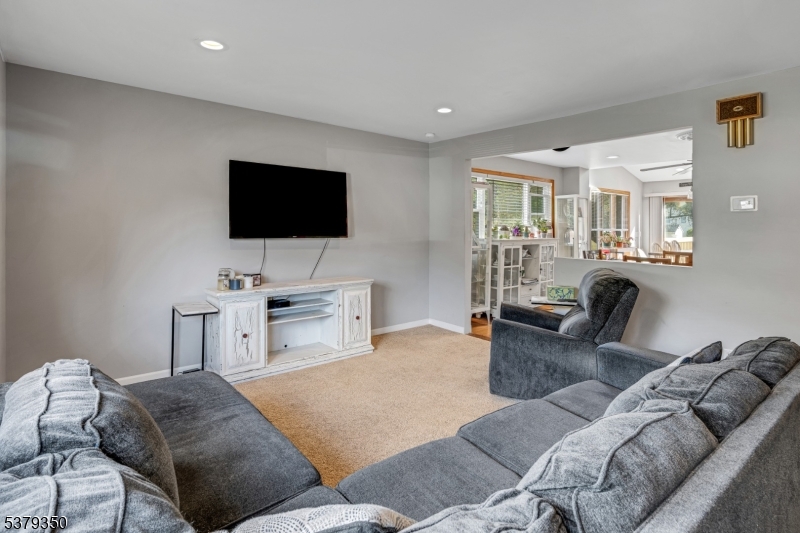 Mount Olive Twp., New Jersey, 07840, United States, 5 Bedrooms Bedrooms, ,4 BathroomsBathrooms,Residential,For Sale,2002933