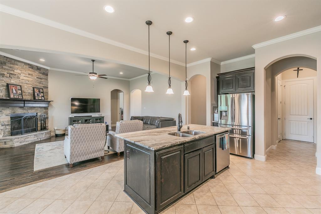 Mansfield, Texas, 76063, United States, 4 Bedrooms Bedrooms, ,3 BathroomsBathrooms,Residential,For Sale,1943219