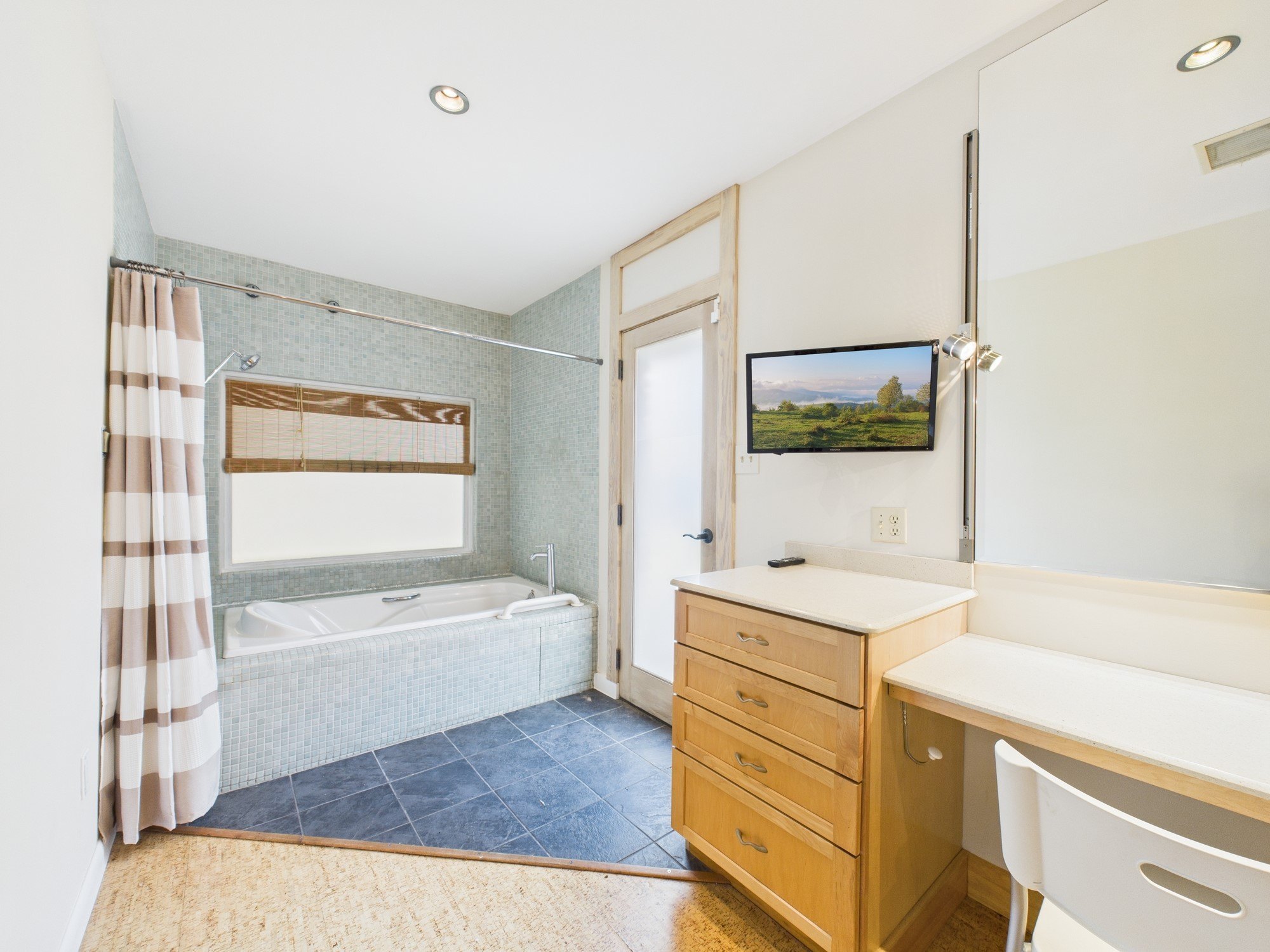 Houston, Texas, 77056, United States, 3 Bedrooms Bedrooms, ,3 BathroomsBathrooms,Residential,For Sale,1984170