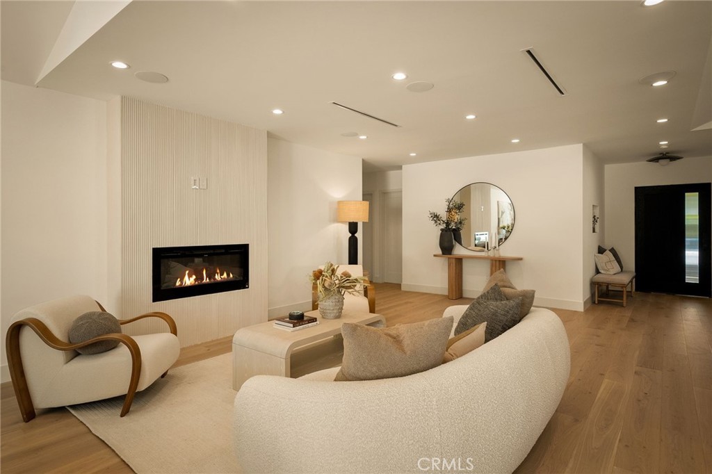 Valley Village, California, 91607, United States, 3 Bedrooms Bedrooms, ,3 BathroomsBathrooms,Residential,For Sale,2002294