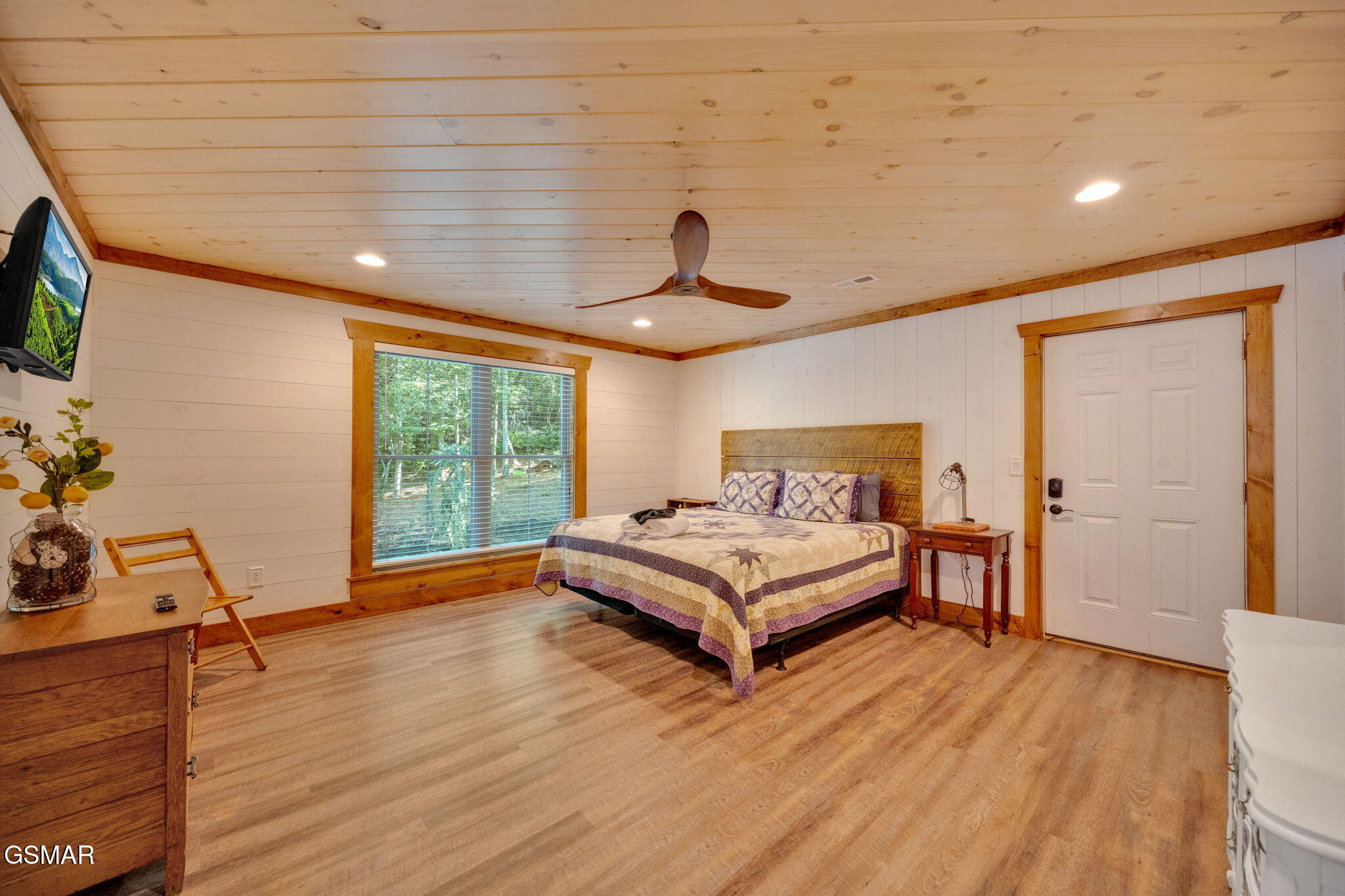 Gatlinburg, Tennessee, 37738, United States, 4 Bedrooms Bedrooms, ,5 BathroomsBathrooms,Residential,For Sale,1921348