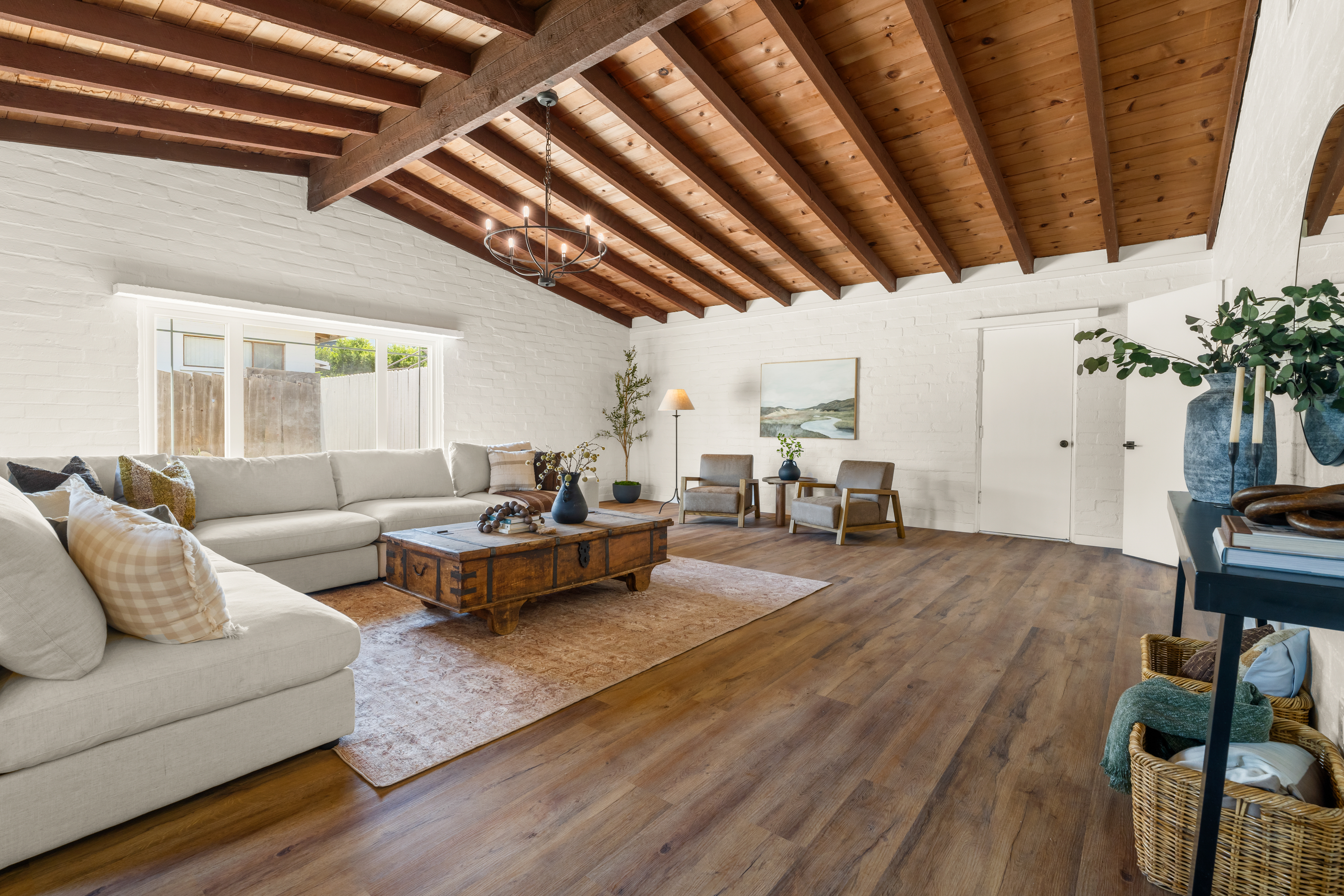  790 South Saticoy Avenue, Ventura, CA 93004 - 物件實景