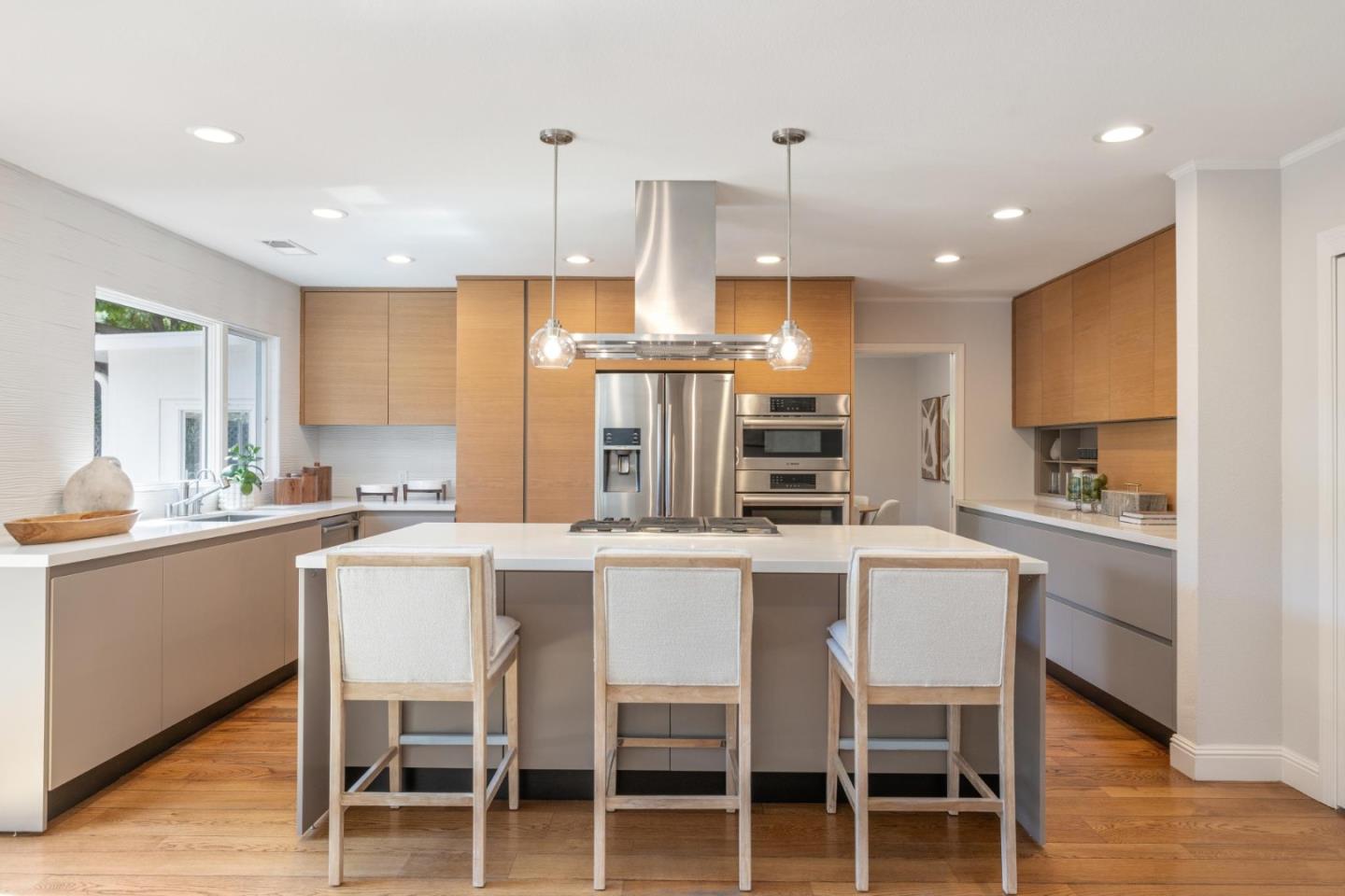 Menlo Park, California, 94025, United States, 3 Bedrooms Bedrooms, ,3 BathroomsBathrooms,Residential,For Sale,1941637