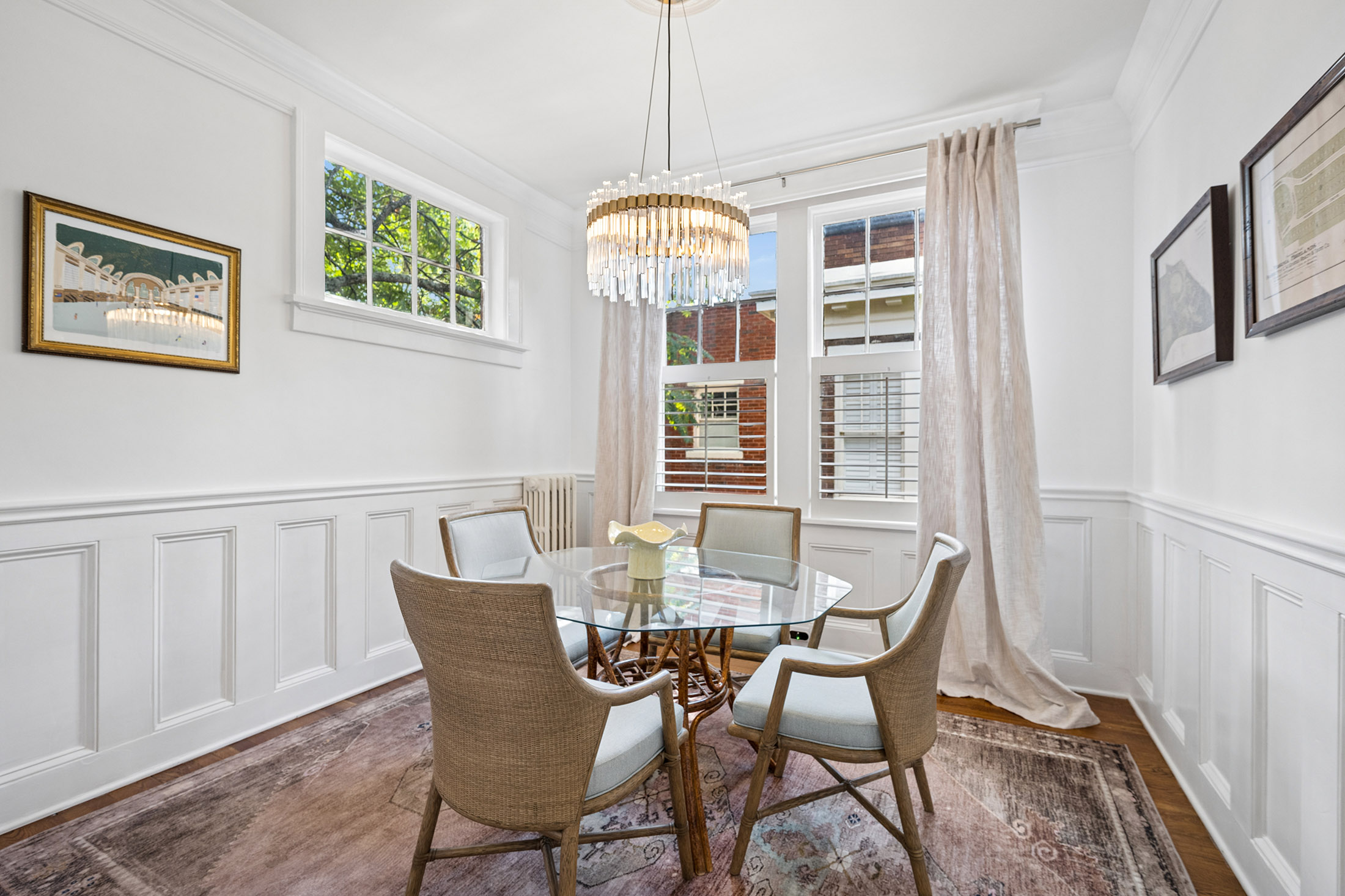  Beautiful Top Floor End Unit Condo Combines Historic Charm and Modern Finishes - 物件實景
