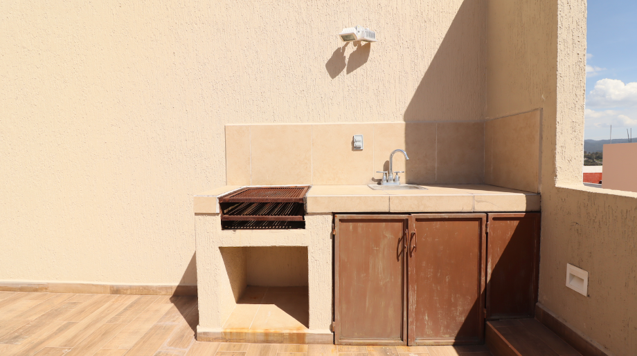 Morelia, Michoacán de Ocampo, 58350, Mexico, 3 Bedrooms Bedrooms, ,2 BathroomsBathrooms,Residential,For Sale,1994490