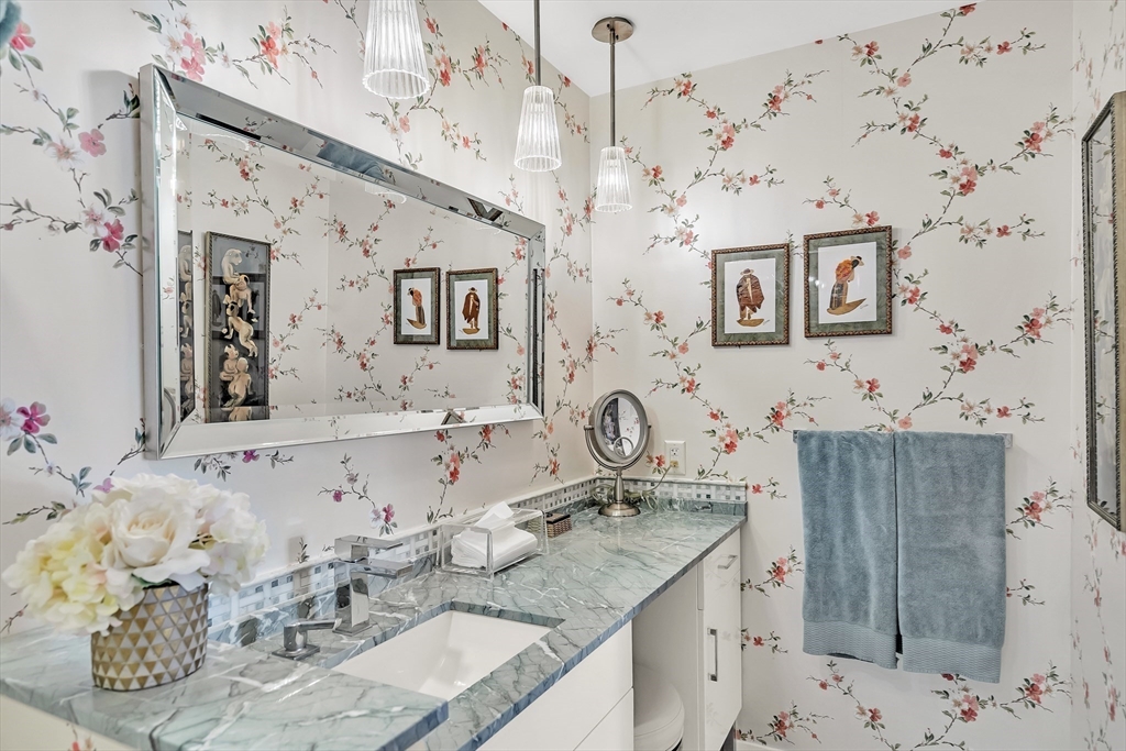 Cambridge, Massachusetts, 02141, United States, 2 Bedrooms Bedrooms, ,2 BathroomsBathrooms,Residential,For Sale,1913406