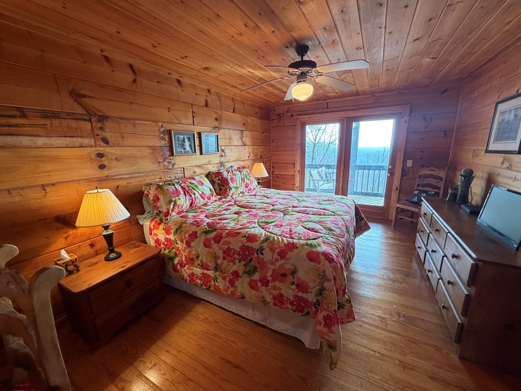 Ellijay, Georgia, 30536, United States, 3 Bedrooms Bedrooms, ,3 BathroomsBathrooms,Residential,For Sale,2009787