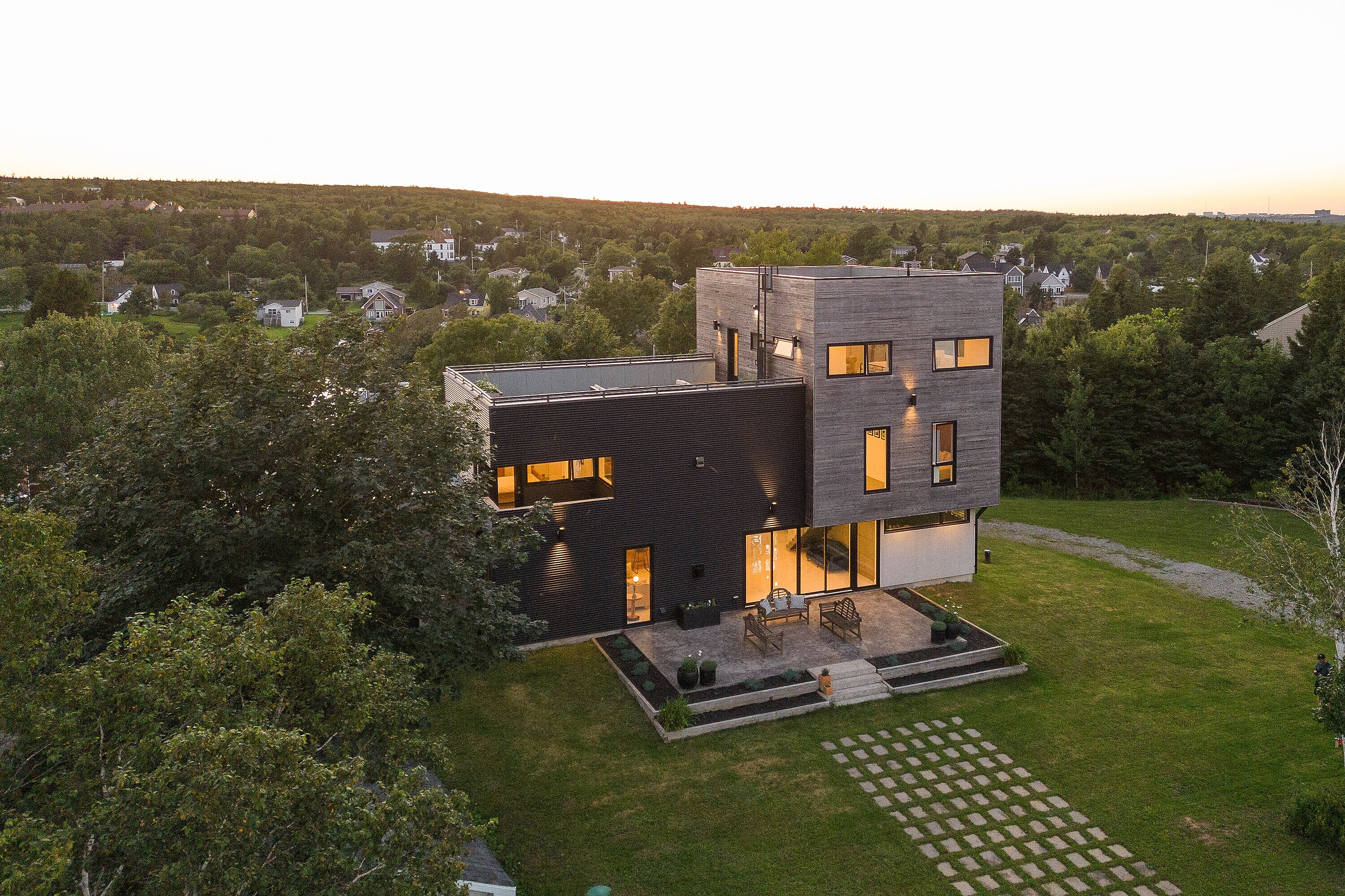  Sleek Modern Designed Home - 物件實景