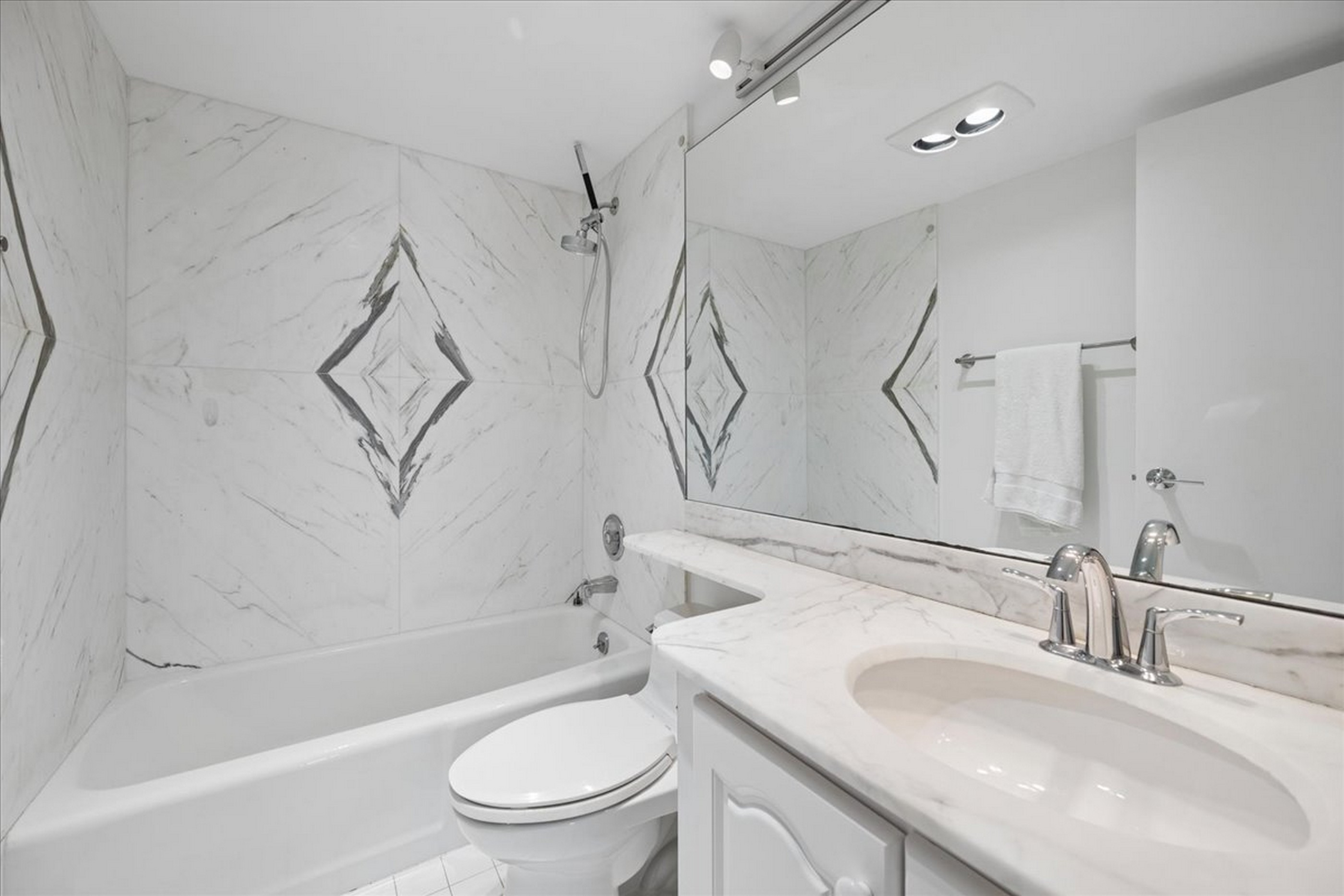  199 Ocean Lane Dr, Key Biscayne, FL, 33149 - 物件實景