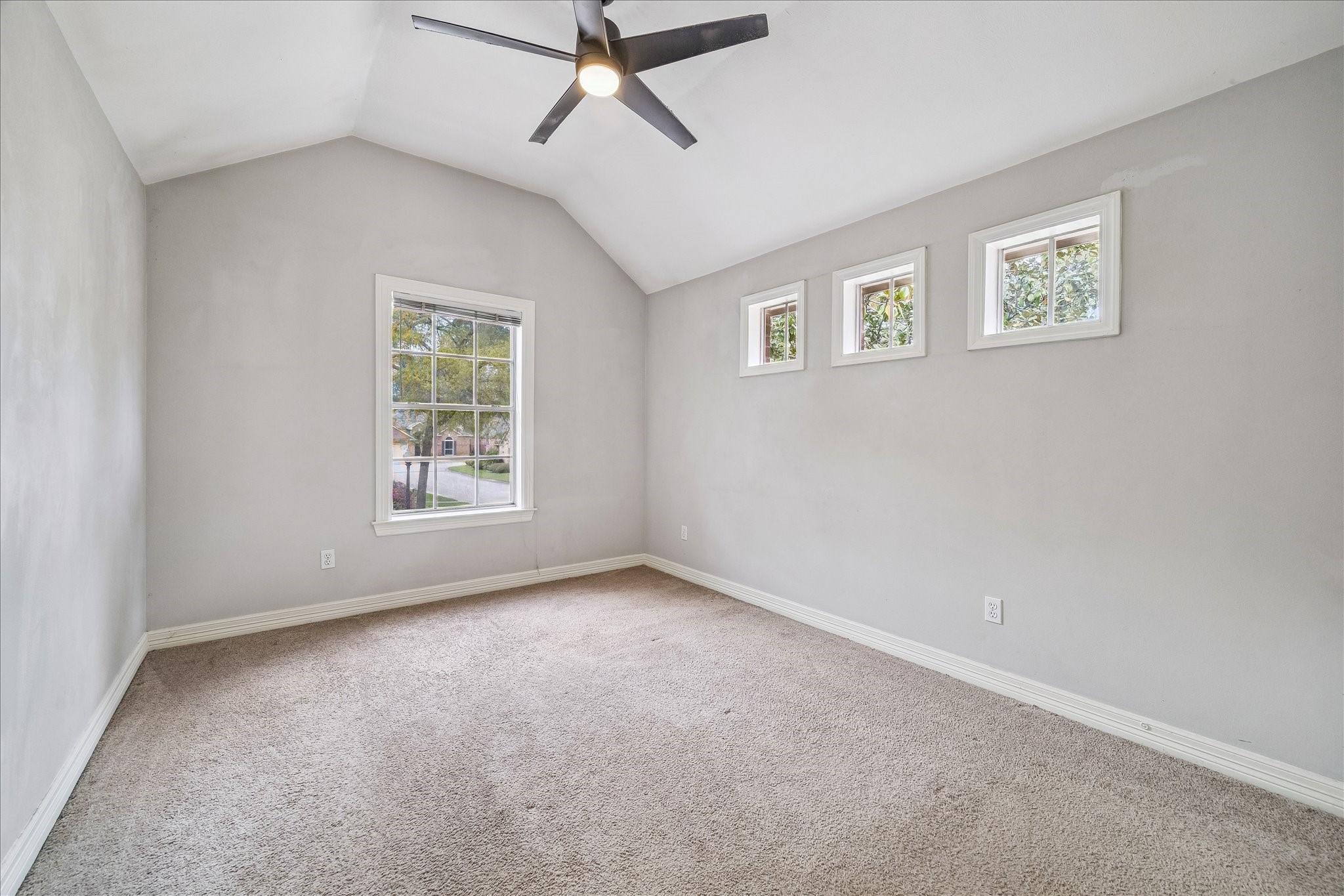  3115 Cedar Knolls Drive - 物件實景