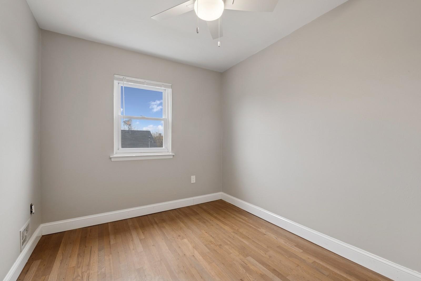 Bronx, New York, 10465, United States, 3 Bedrooms Bedrooms, ,2 BathroomsBathrooms,Residential,For Sale,1794216