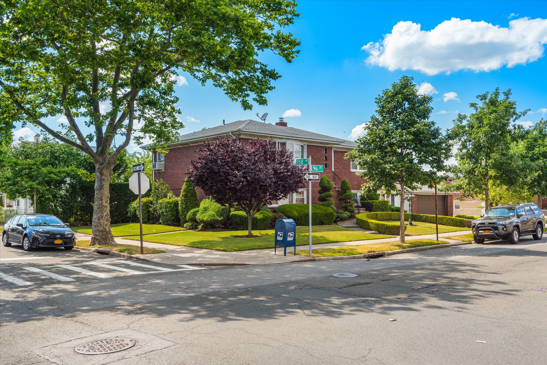 Howard Beach, New York, 11414, United States, 4 Bedrooms Bedrooms, ,3 BathroomsBathrooms,Residential,For Sale,1835164