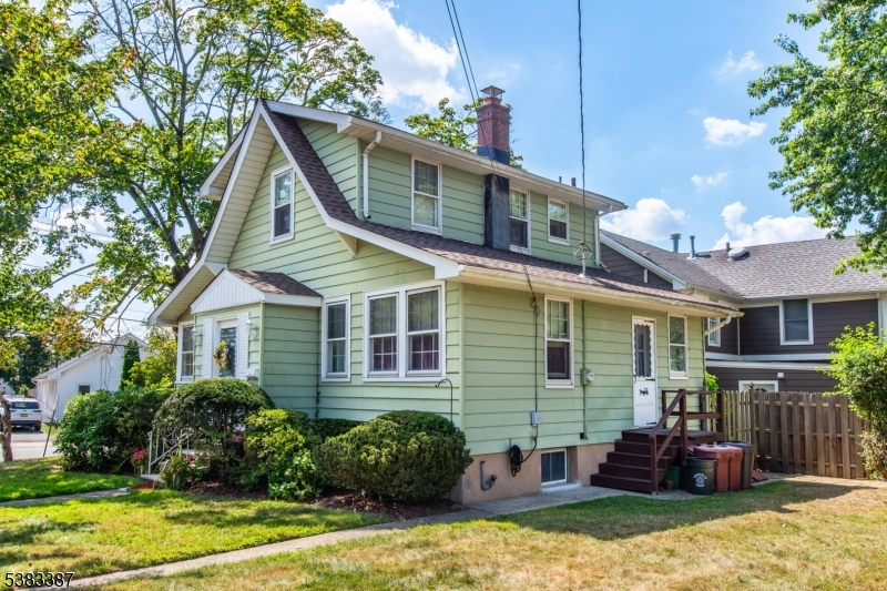 Verona Twp., New Jersey, 07044, United States, 3 Bedrooms Bedrooms, ,2 BathroomsBathrooms,Residential,For Sale,1961647