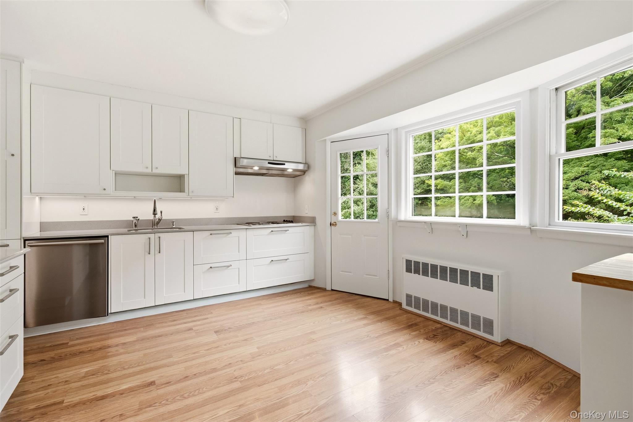  174 Flower Hill Road, Halesite, NY, 11743 - 物件實景