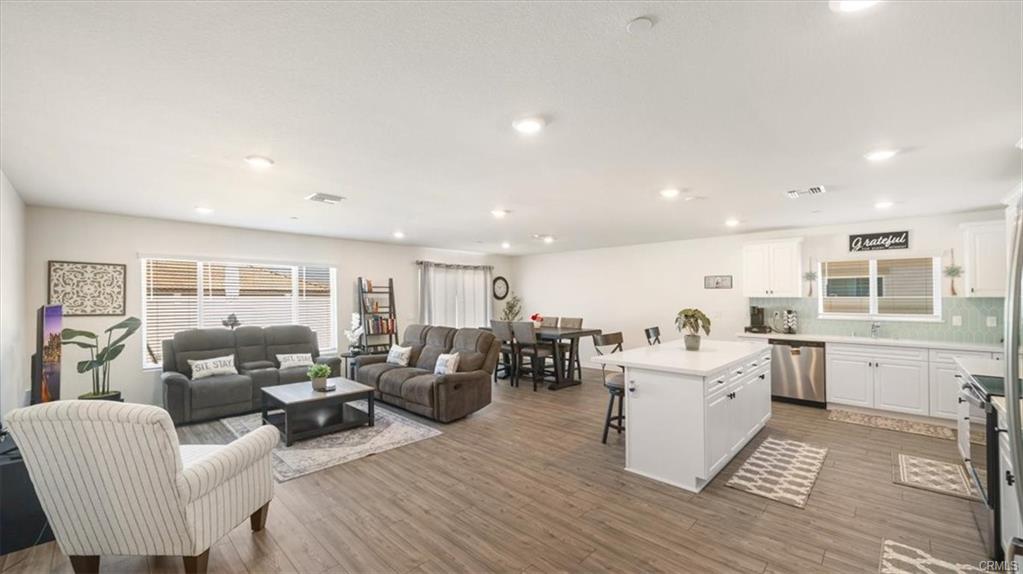 Nuevo, California, 92567, United States, 3 Bedrooms Bedrooms, ,2 BathroomsBathrooms,Residential,For Sale,1928219
