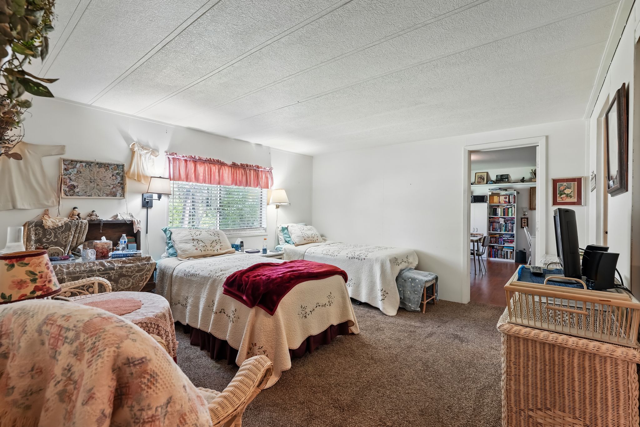 Sagle, Idaho, 83860, United States, 4 Bedrooms Bedrooms, ,2 BathroomsBathrooms,Residential,For Sale,1931932