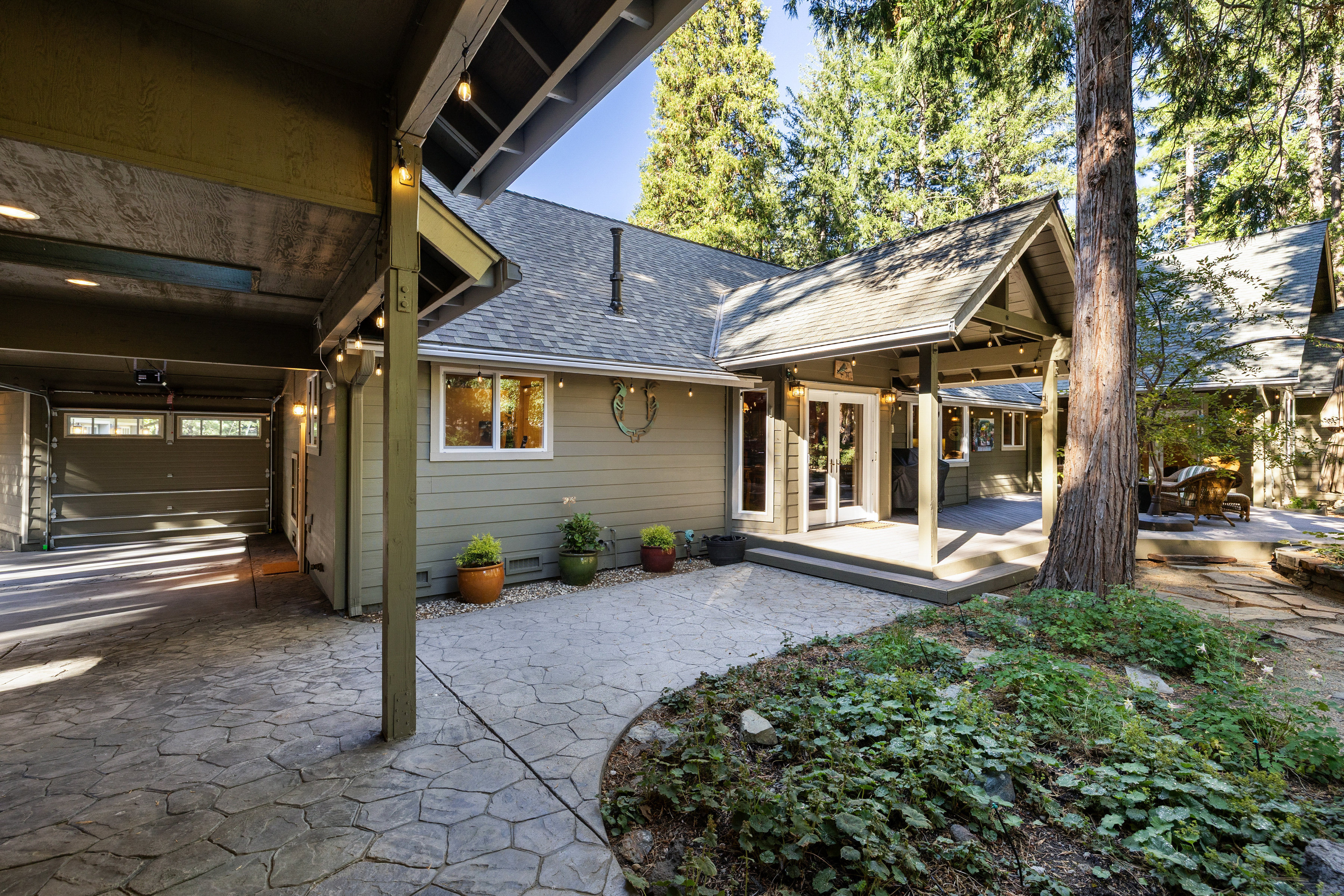  Luxury Mountain Retreat with Guest House on 1 Acre in the Heart of Graeagle - 物件實景