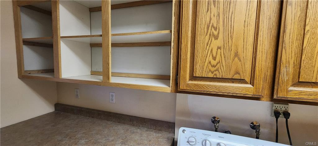 Bloomington, California, 92316, United States, 5 Bedrooms Bedrooms, ,2 BathroomsBathrooms,Residential,For Sale,2008810