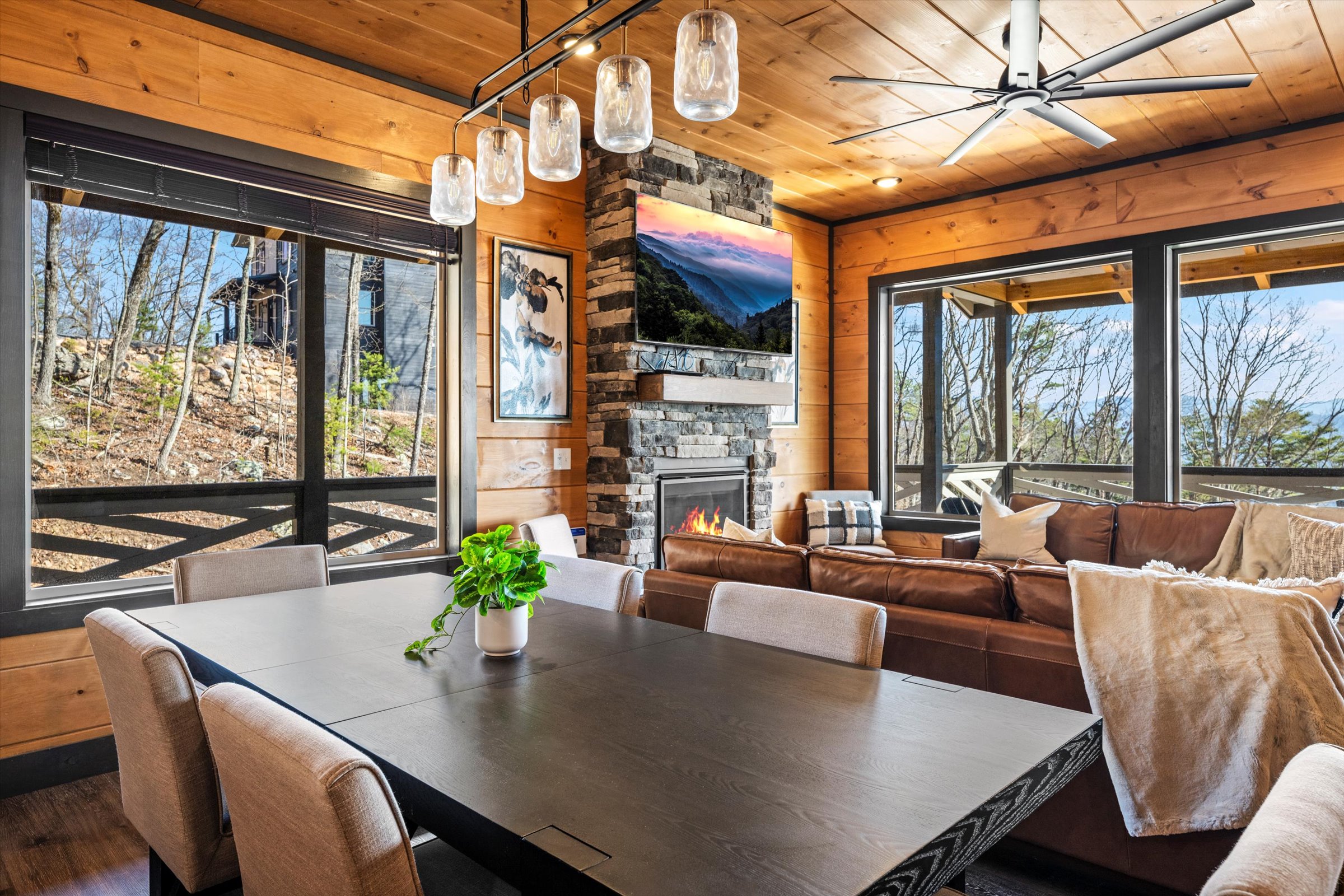 Sevierville, Tennessee, 37876, United States, 5 Bedrooms Bedrooms, ,6 BathroomsBathrooms,Residential,For Sale,1975935