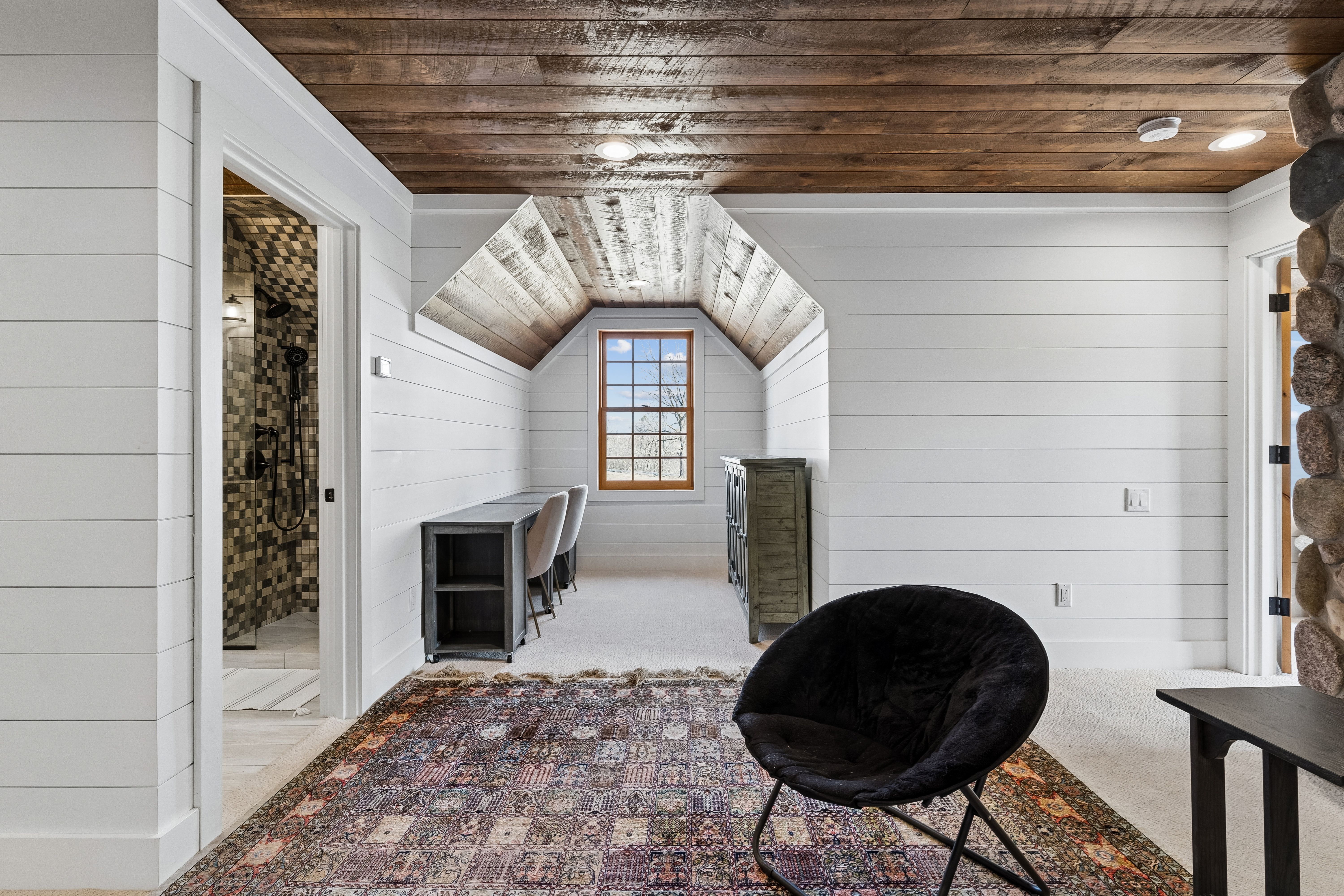  Crafted Living Across 160 Acres - 物件實景