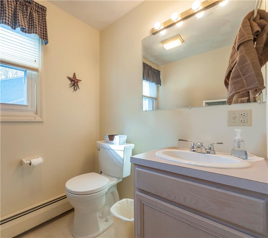 East Greenwich, Rhode Island, 02818, United States, 3 Bedrooms Bedrooms, ,2 BathroomsBathrooms,Residential,For Sale,2010043