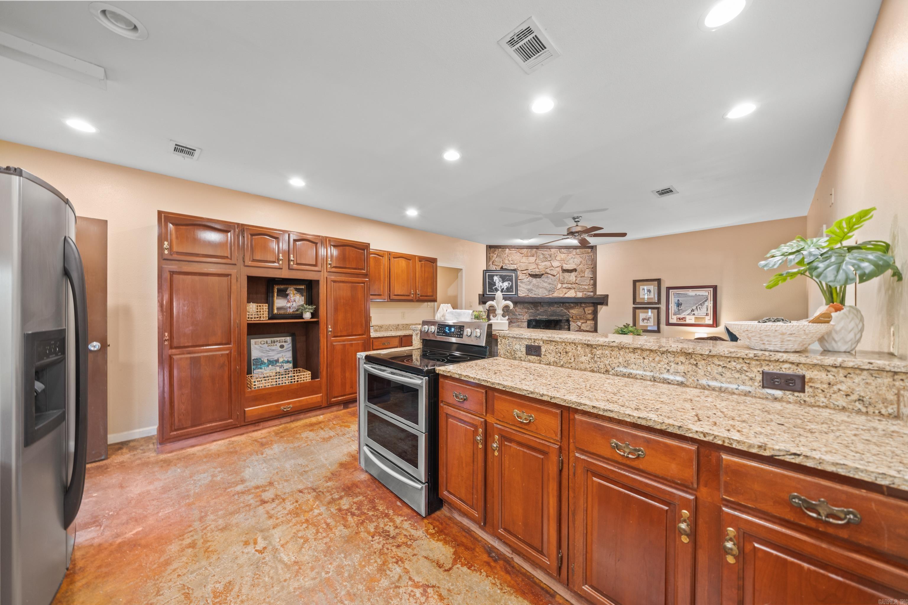 Hot Springs, Arkansas, 71913, United States, 8 Bedrooms Bedrooms, ,6 BathroomsBathrooms,Residential,For Sale,1982872