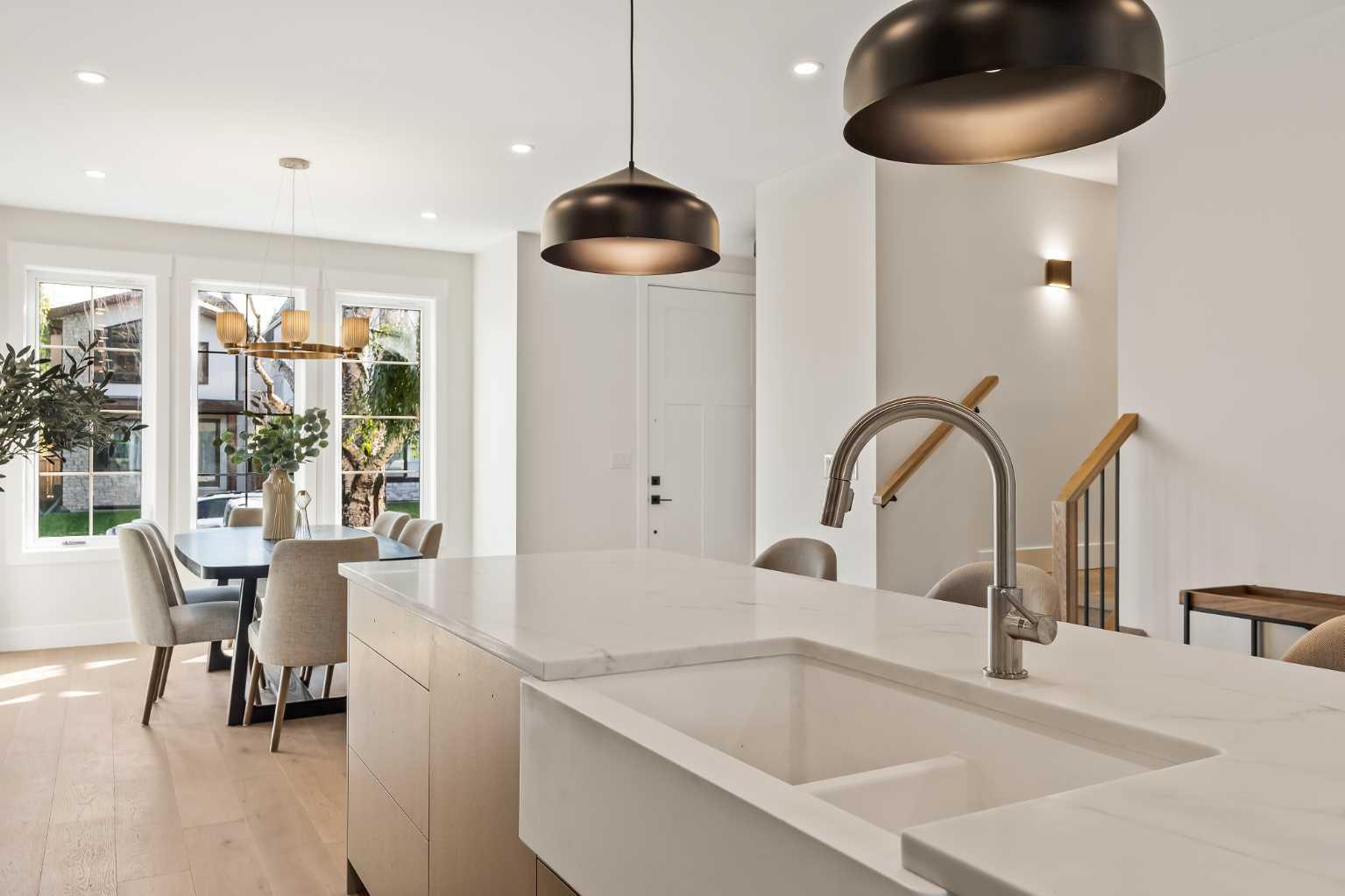 CALGARY, Alberta, T3E 2V9, CA, 4 Bedrooms Bedrooms, ,5 BathroomsBathrooms,Residential,For Sale,1987514