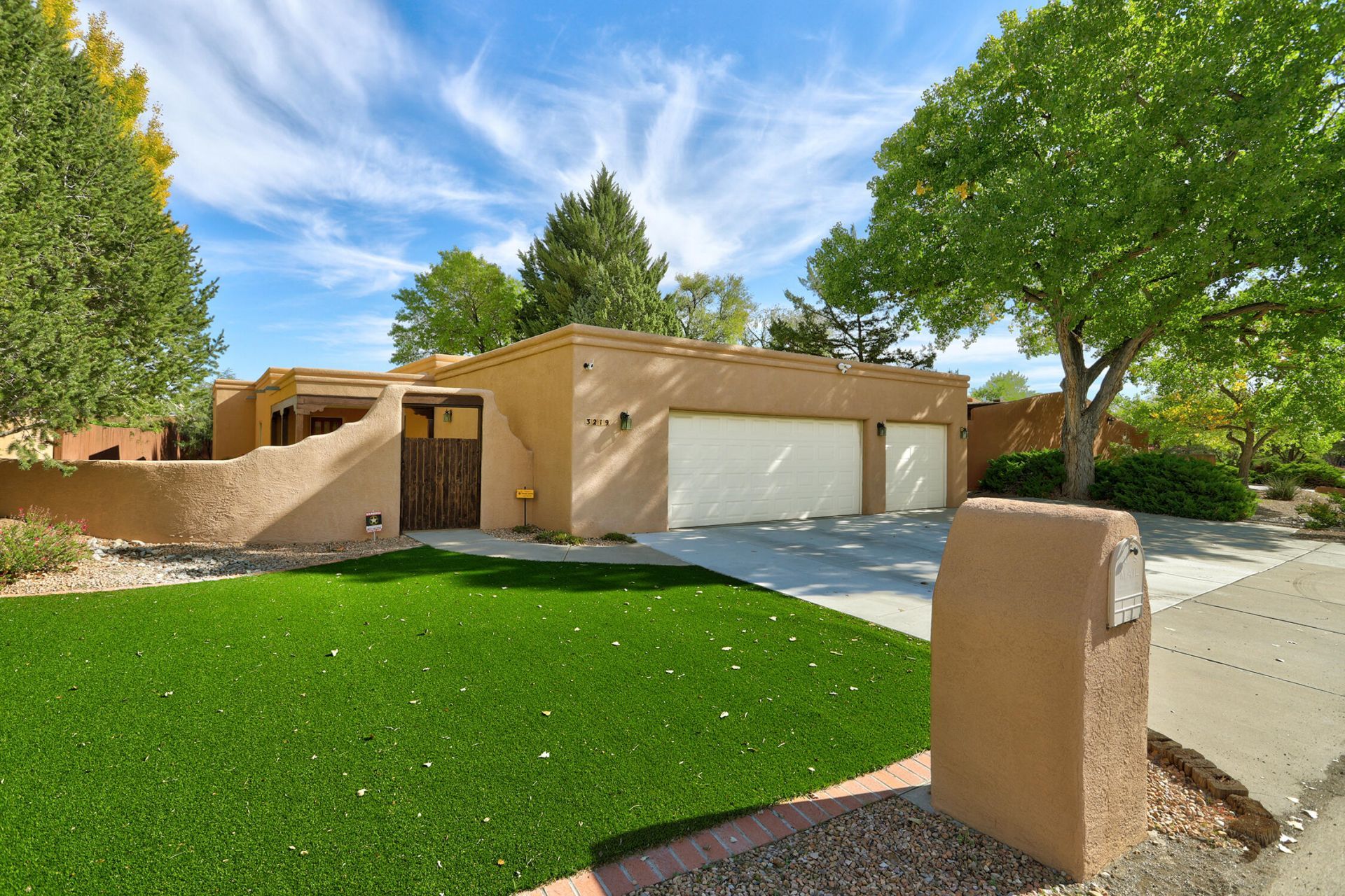 El Toboso Dr, Albuquerque, NM 87104