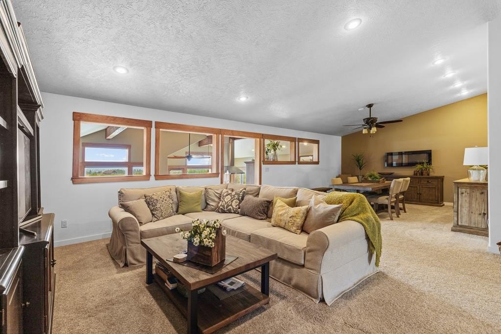 McCall, Idaho, 83638, United States, 4 Bedrooms Bedrooms, ,2 BathroomsBathrooms,Residential,For Sale,1828717