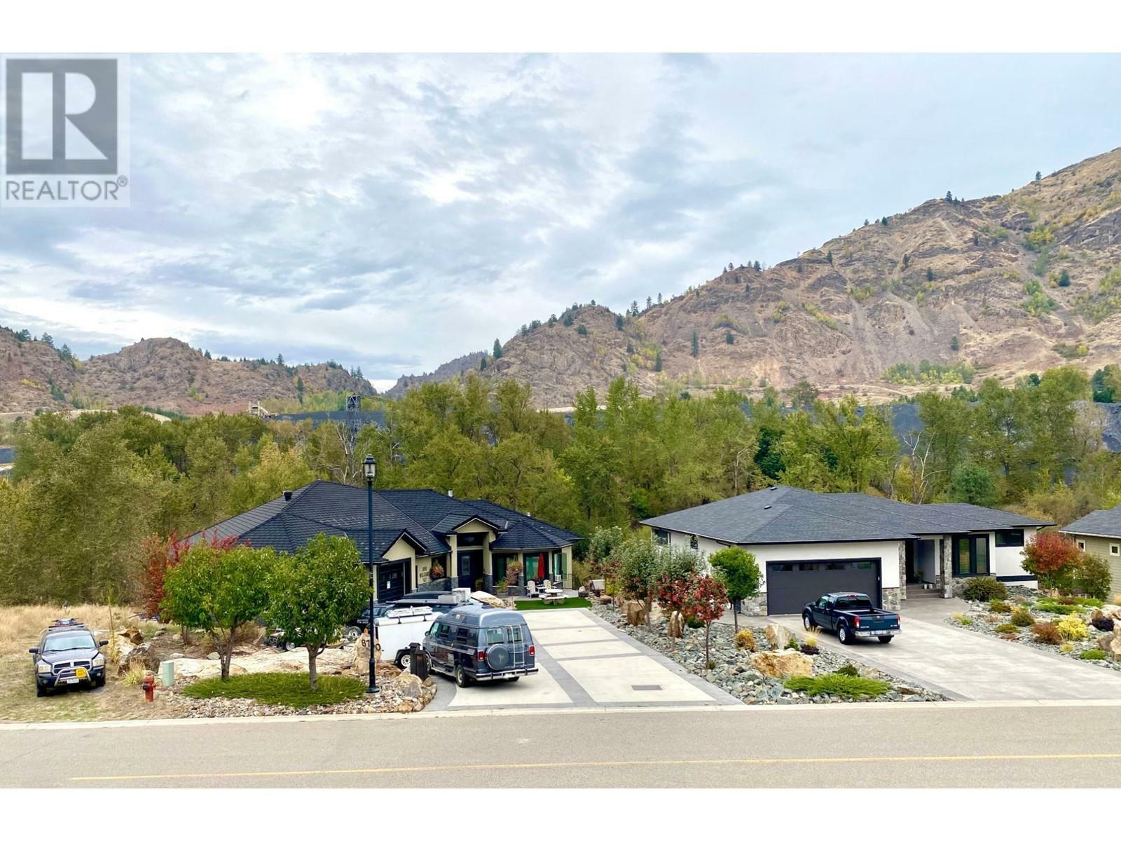 GRAND FORKS, British Columbia, V0H 1H0, CA, 4 Bedrooms Bedrooms, ,4 BathroomsBathrooms,Residential,For Sale,1837825