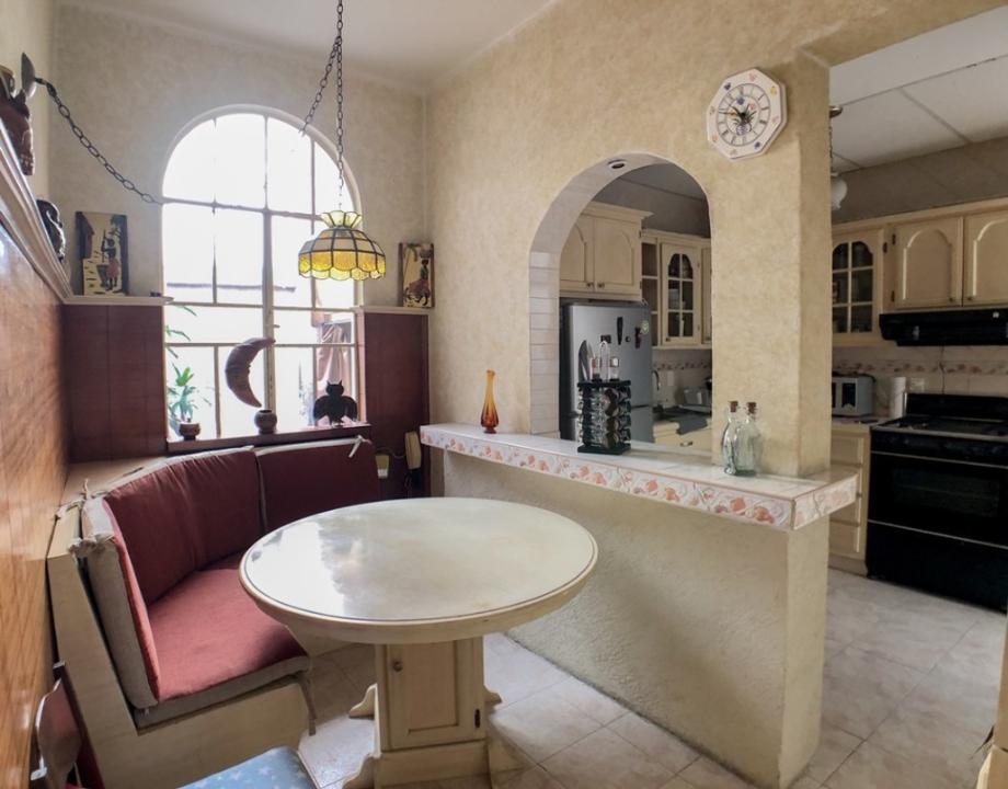 Amatl?n, Cuauhtémoc, Ciudad de México, 06140, Mexico, 4 Bedrooms Bedrooms, ,2 BathroomsBathrooms,Residential,For Sale,Amatl?n,1627554