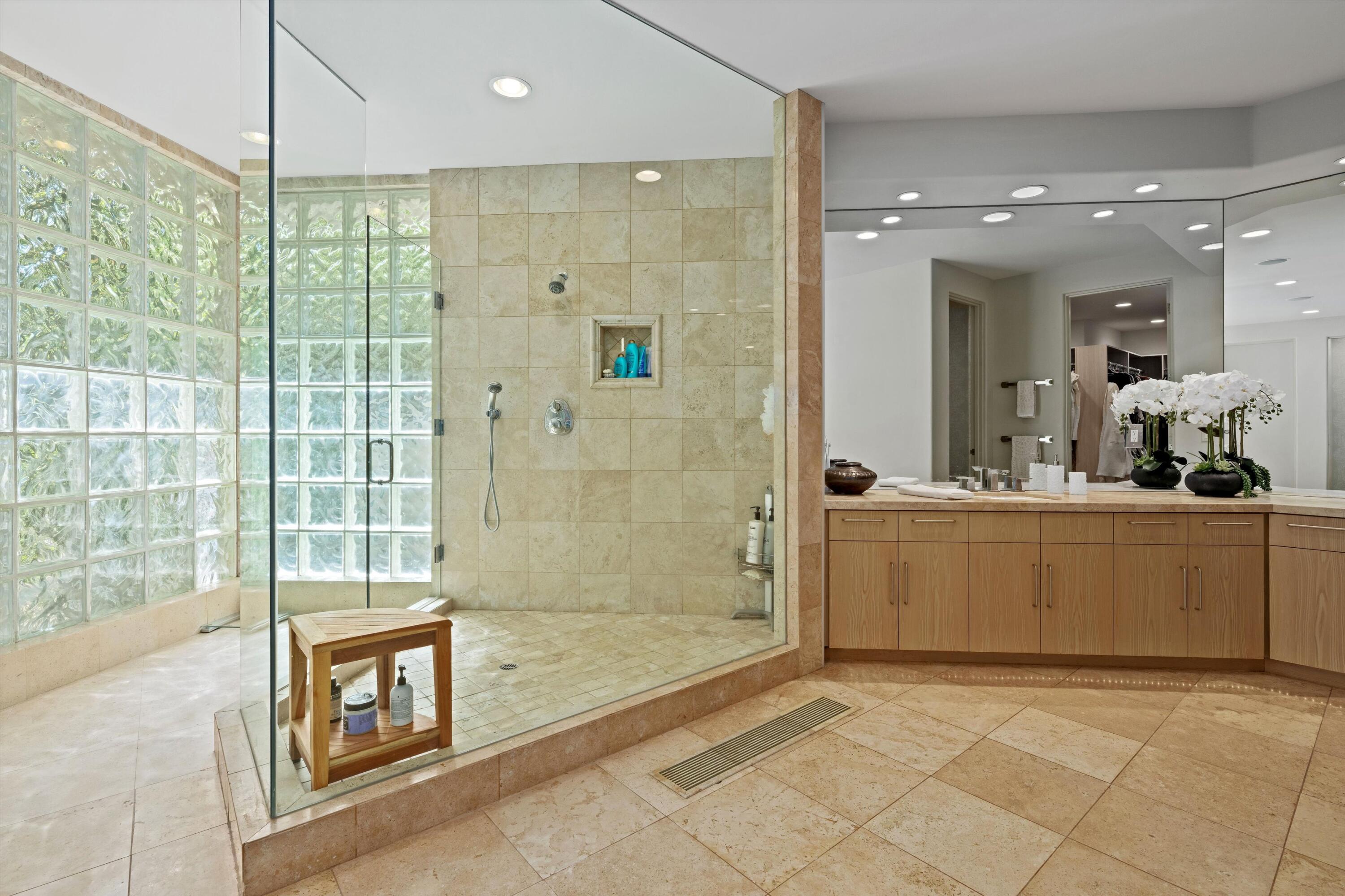 Palm Desert, California, 92260, United States, 4 Bedrooms Bedrooms, ,6 BathroomsBathrooms,Residential,For Sale,2002034