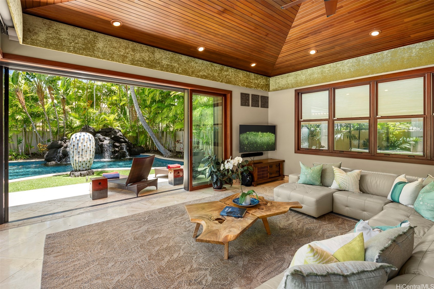 Honolulu, Hawaii, 96816, United States, 5 Bedrooms Bedrooms, ,8 BathroomsBathrooms,Residential,For Sale,1859749