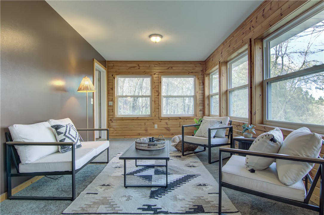 Eau Claire, Wisconsin, 54703, United States, 4 Bedrooms Bedrooms, ,3 BathroomsBathrooms,Residential,For Sale,1992439