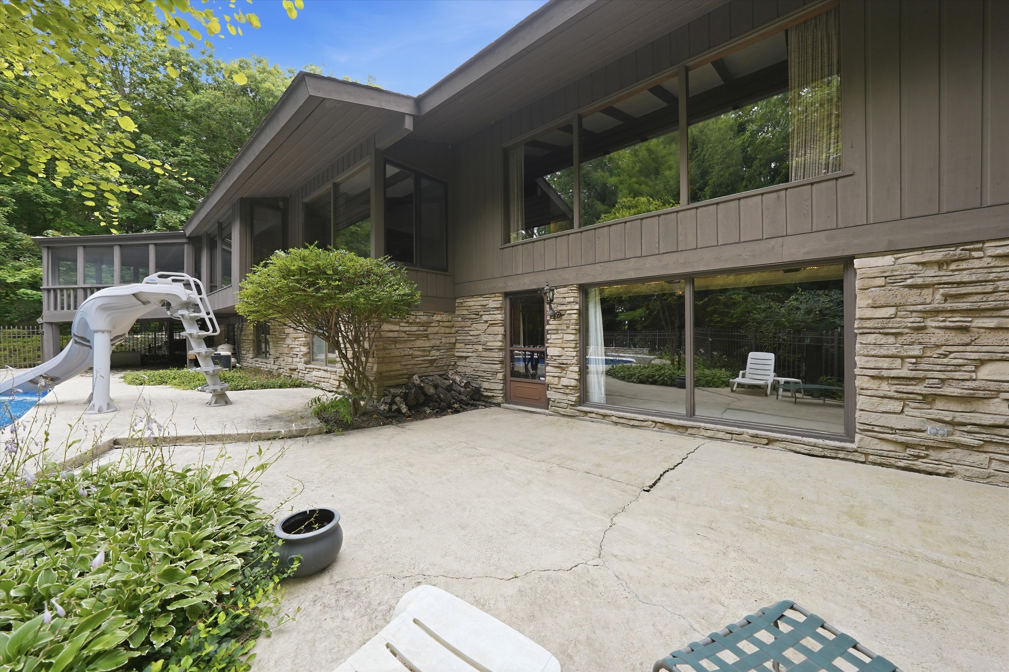  Private Country Estate Situated on Over Nine Acres of Beautiful Open Grounds - 物件實景