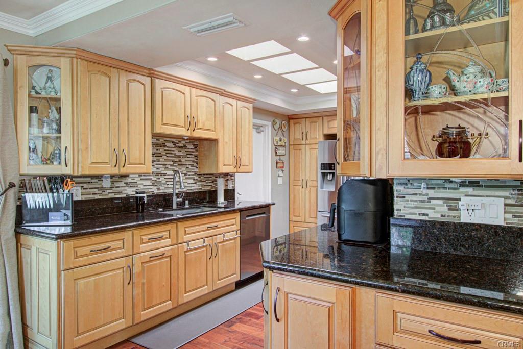 Laguna Woods, California, 92637, United States, 2 Bedrooms Bedrooms, ,Residential,For Sale,1880064