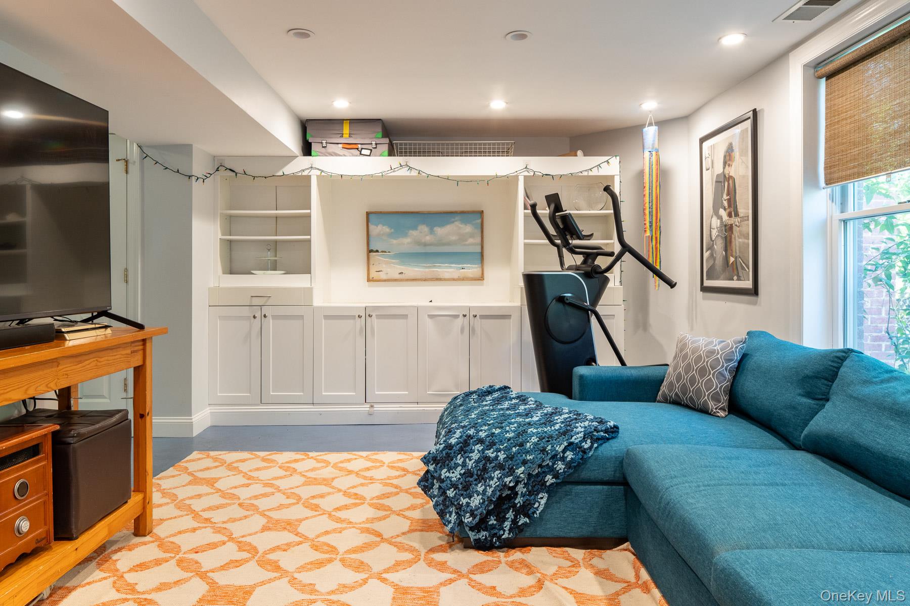 Tarrytown, New York, 10591, United States, 3 Bedrooms Bedrooms, ,4 BathroomsBathrooms,Residential,For Sale,1989441